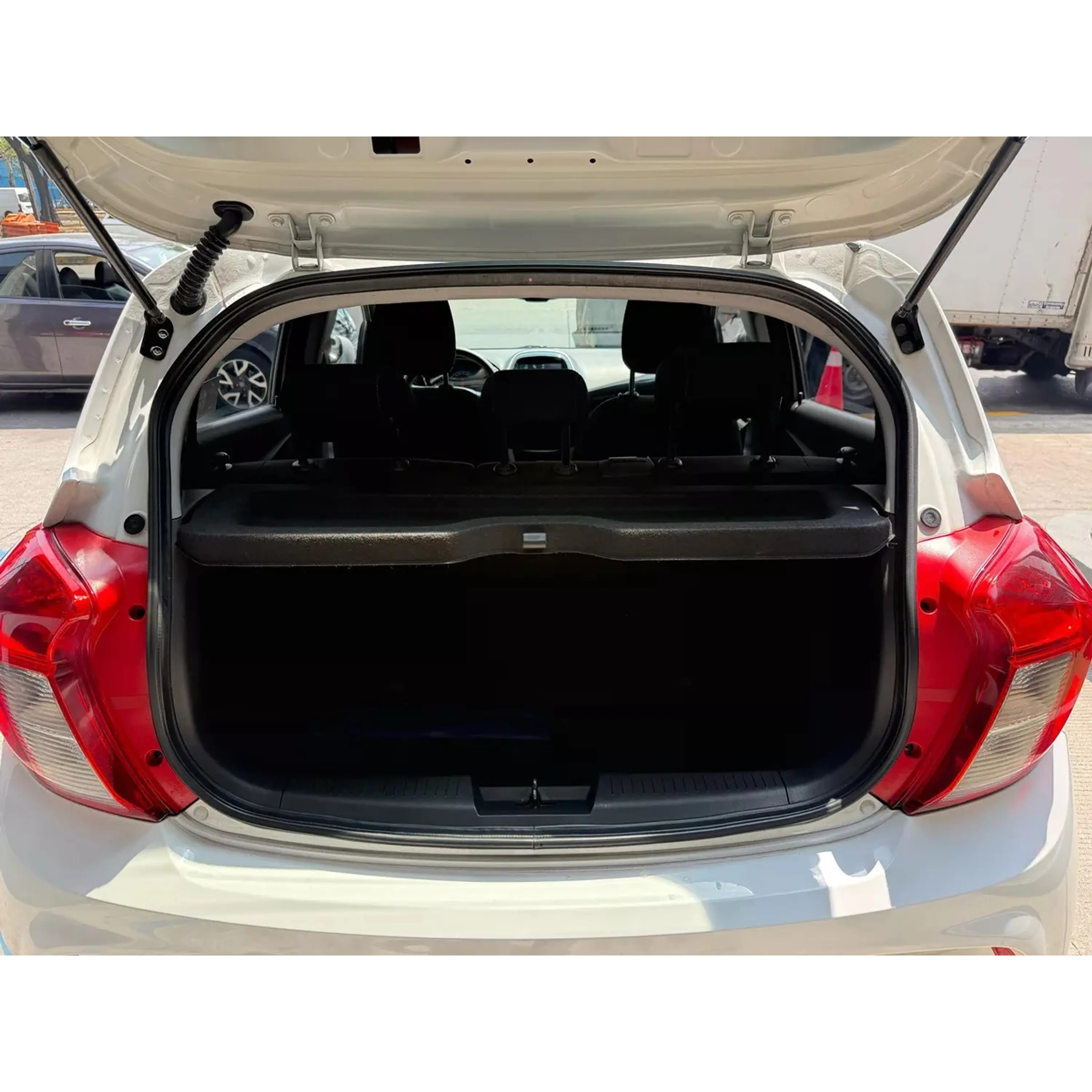 CHEVROLET SPARK 1.4 LTZ MT 2018 5