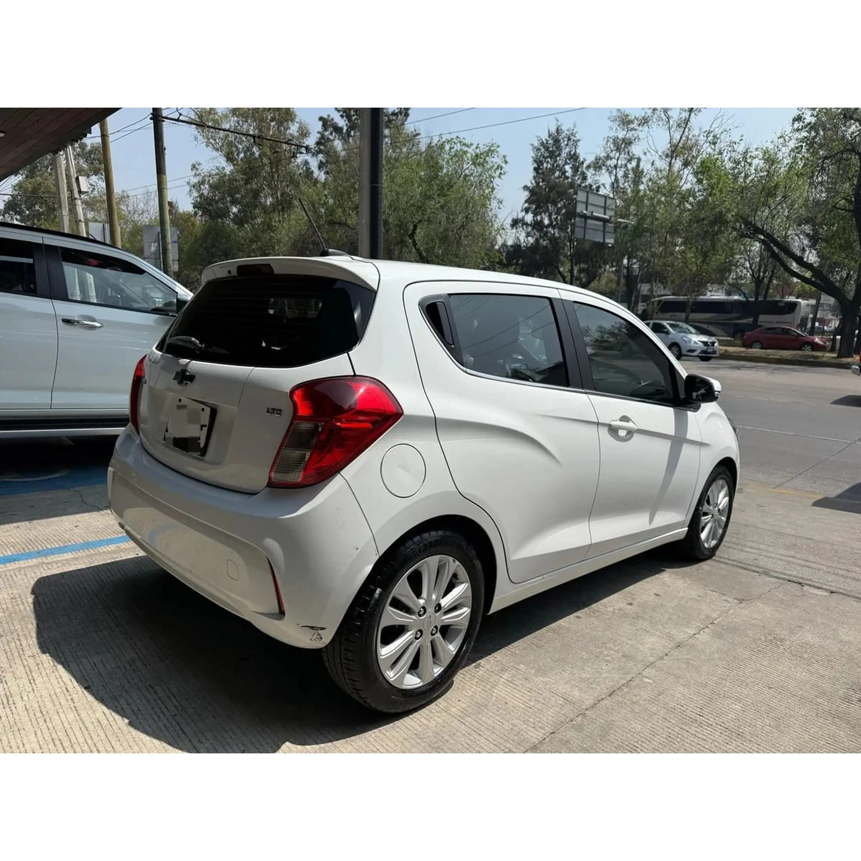 CHEVROLET SPARK 1.4 LTZ MT 2018 3