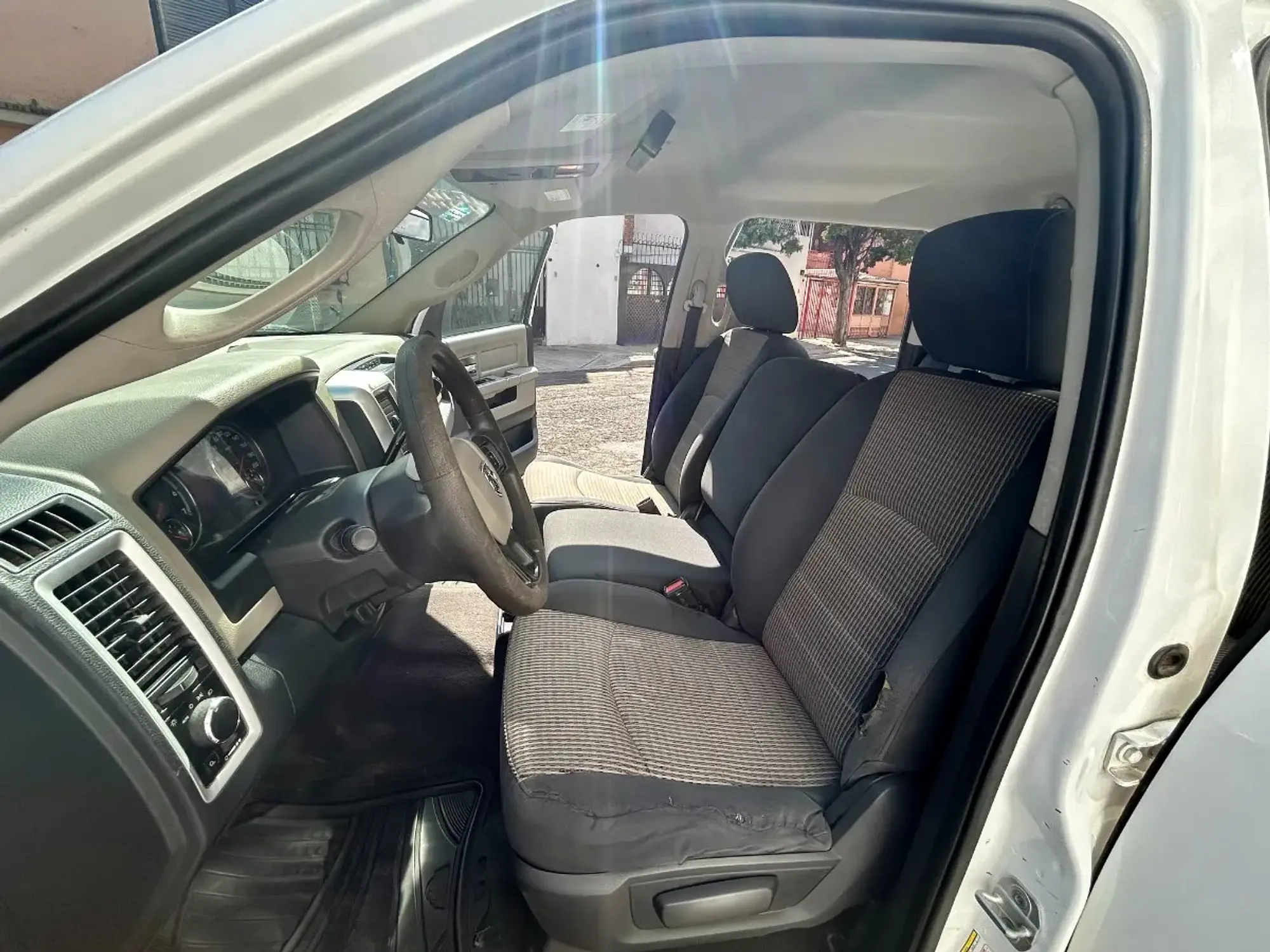 DODGE RAM 2500 5.7 CREW CAB SLT 4X4 MT 2012 9