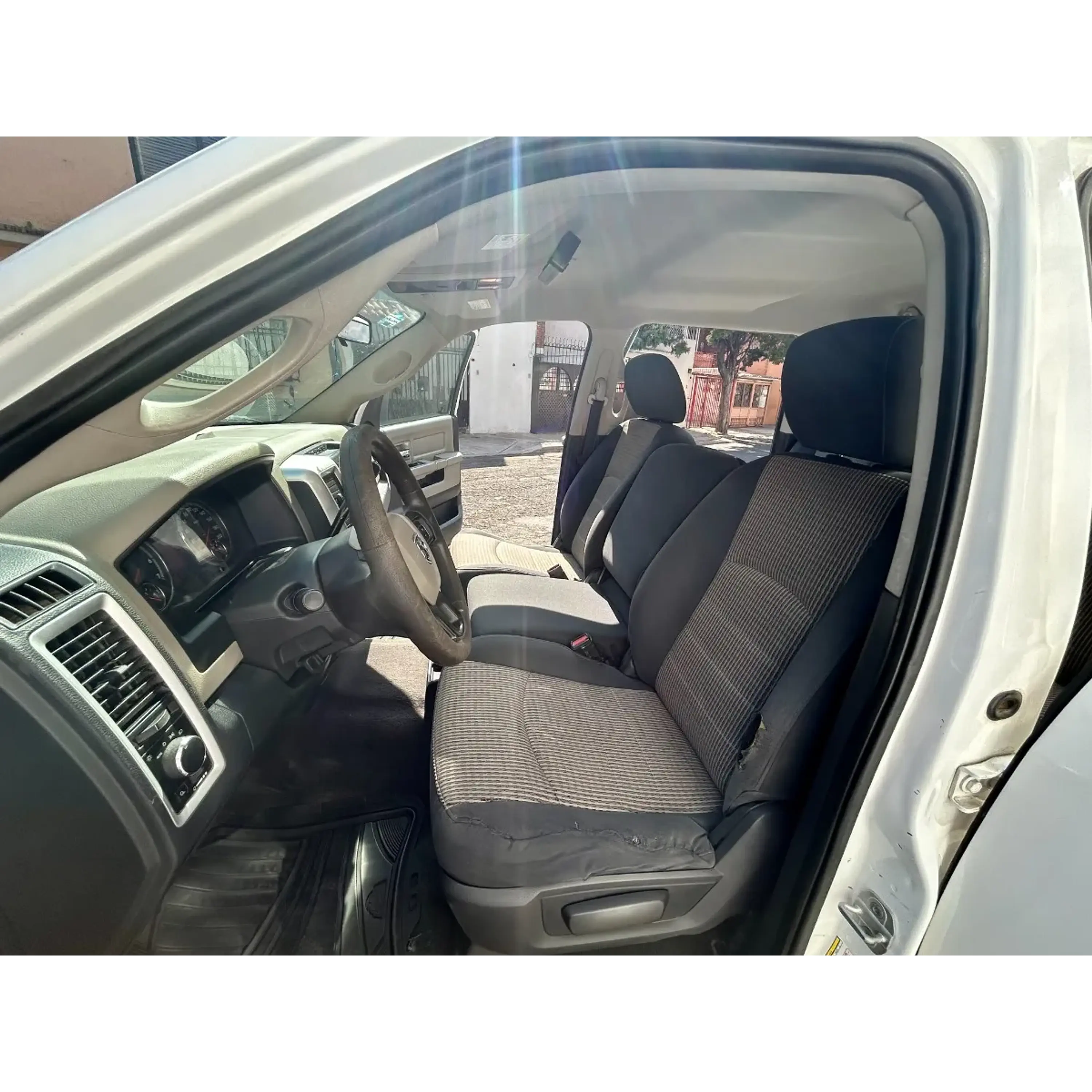 DODGE RAM 2500 5.7 CREW CAB SLT 4X4 MT 2012 9