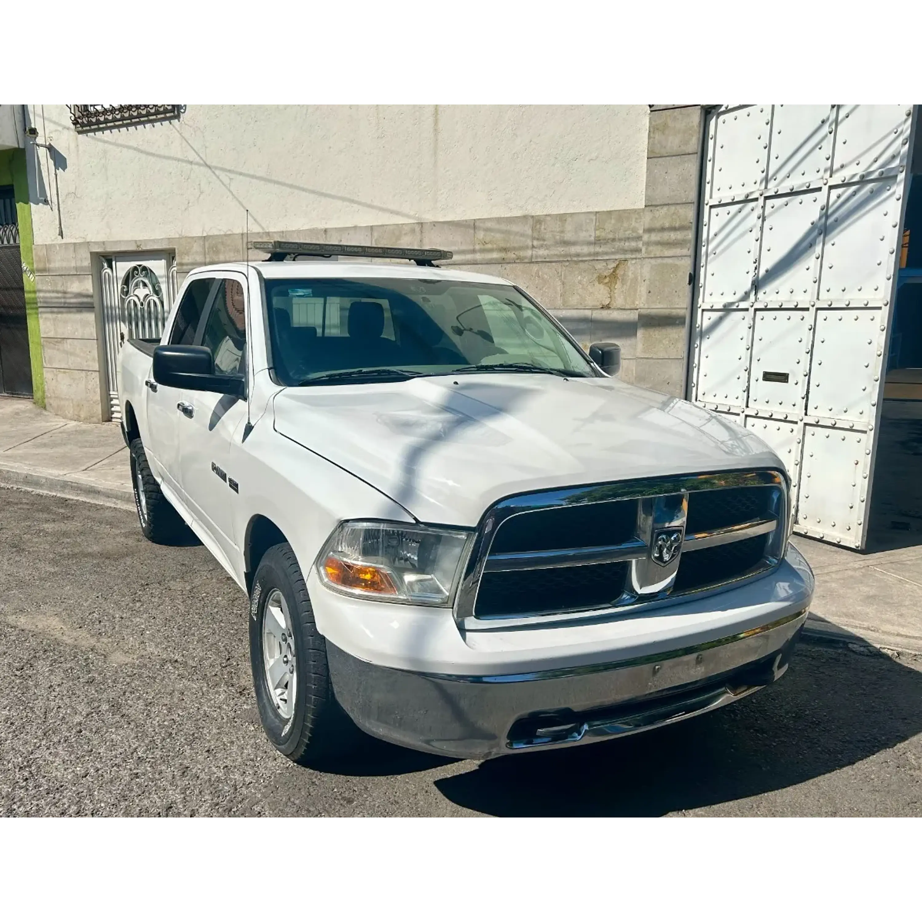 DODGE RAM 2500 5.7 CREW CAB SLT 4X4 MT 2012 2