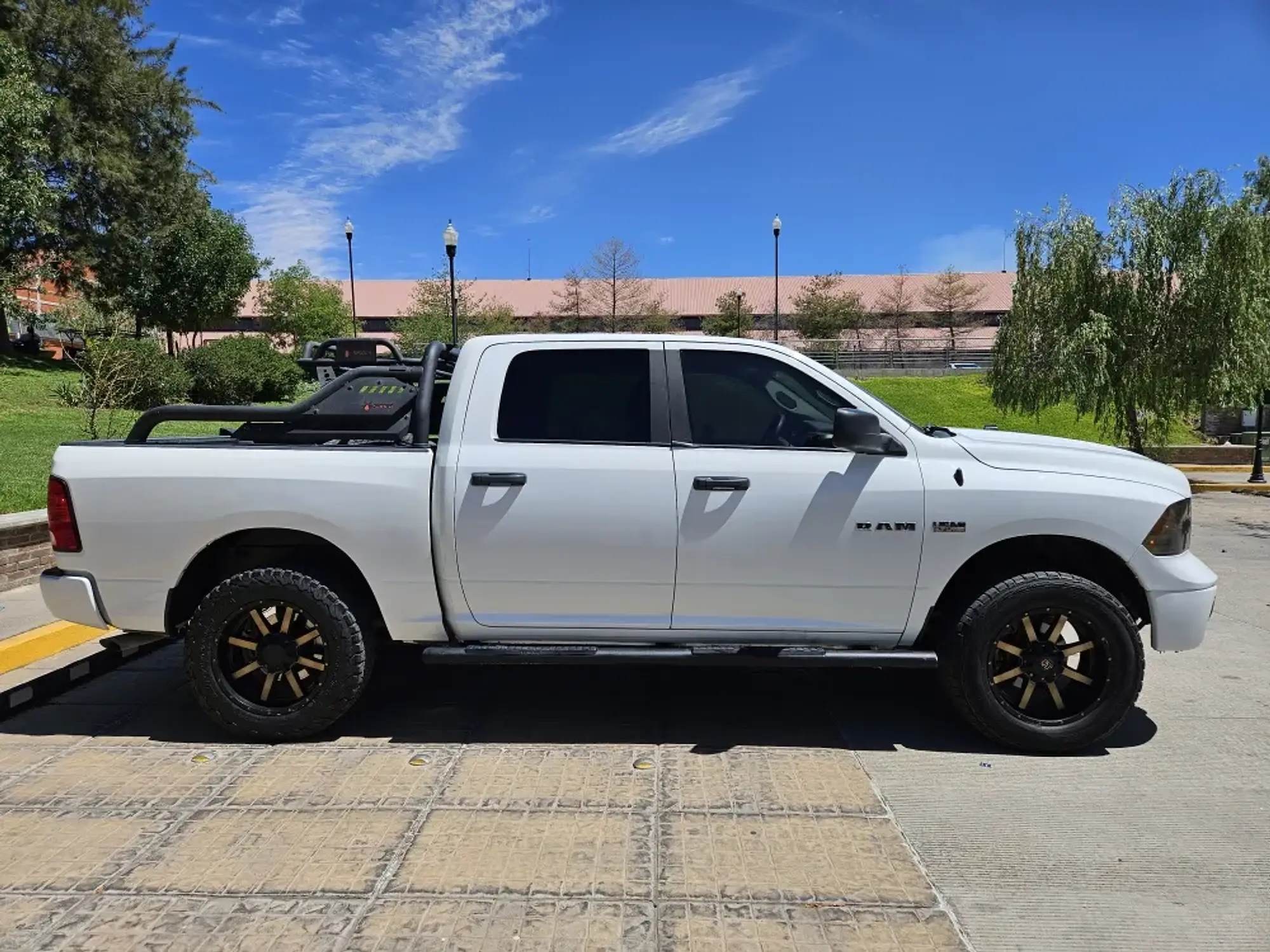 DODGE RAM 2500 5.7L CREW CAB SLT 4X4 MT 2016 7