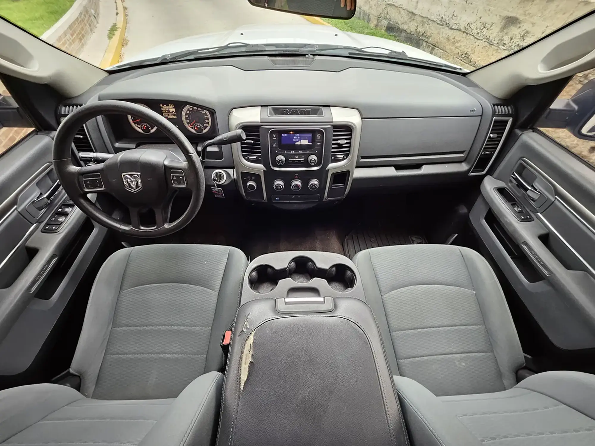 DODGE RAM 2500 5.7L CREW CAB SLT 4X4 MT 2016 8