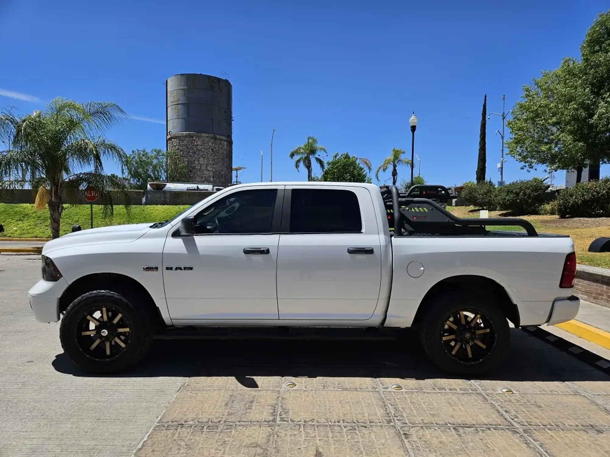 DODGE RAM 2500 5.7L CREW CAB SLT 4X4 MT 2016 4