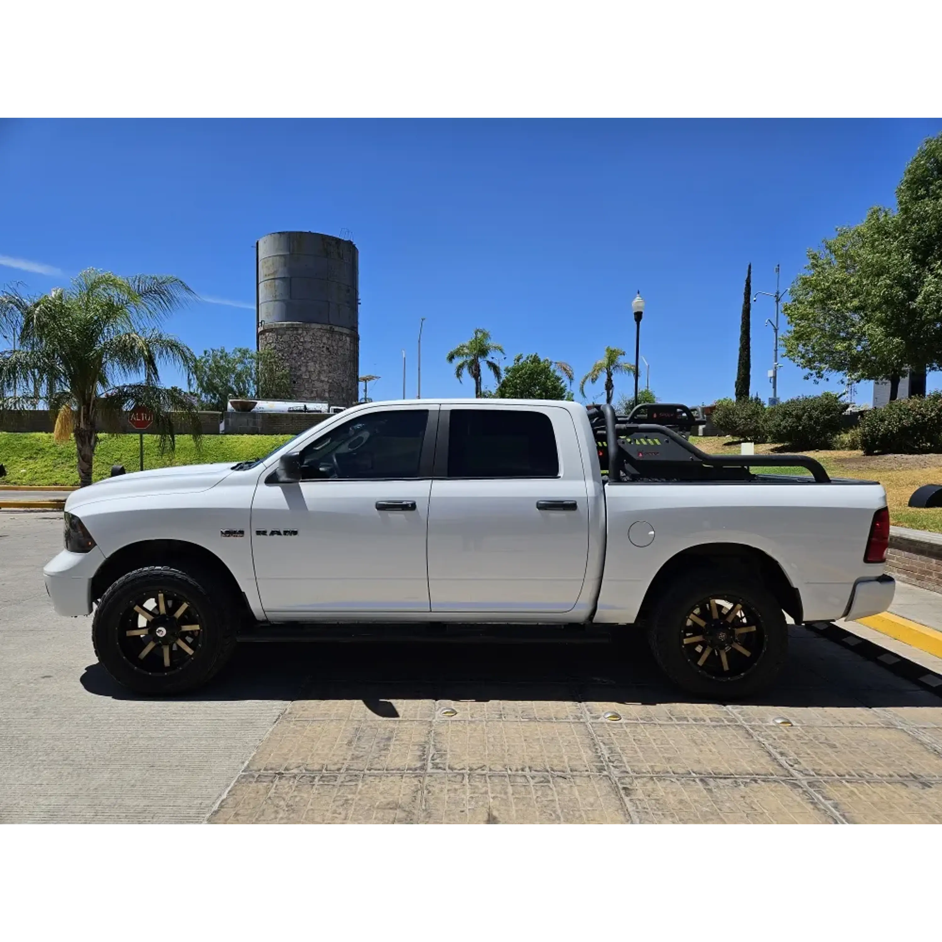 DODGE RAM 2500 5.7L CREW CAB SLT 4X4 MT 2016 4