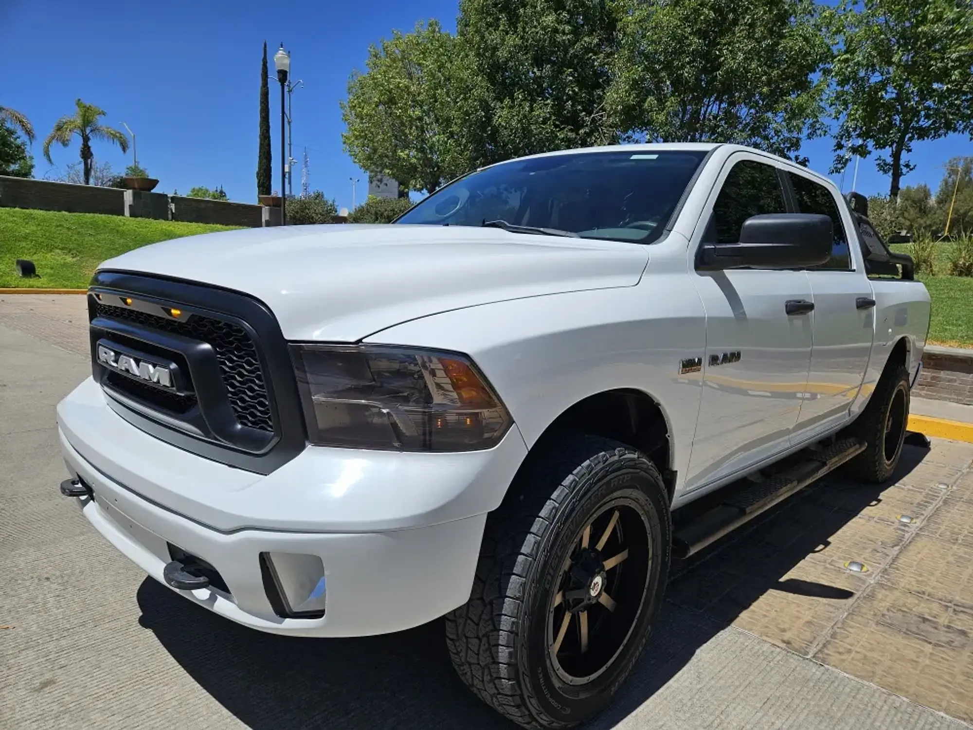 DODGE RAM 2500 5.7L CREW CAB SLT 4X4 MT 2016 3