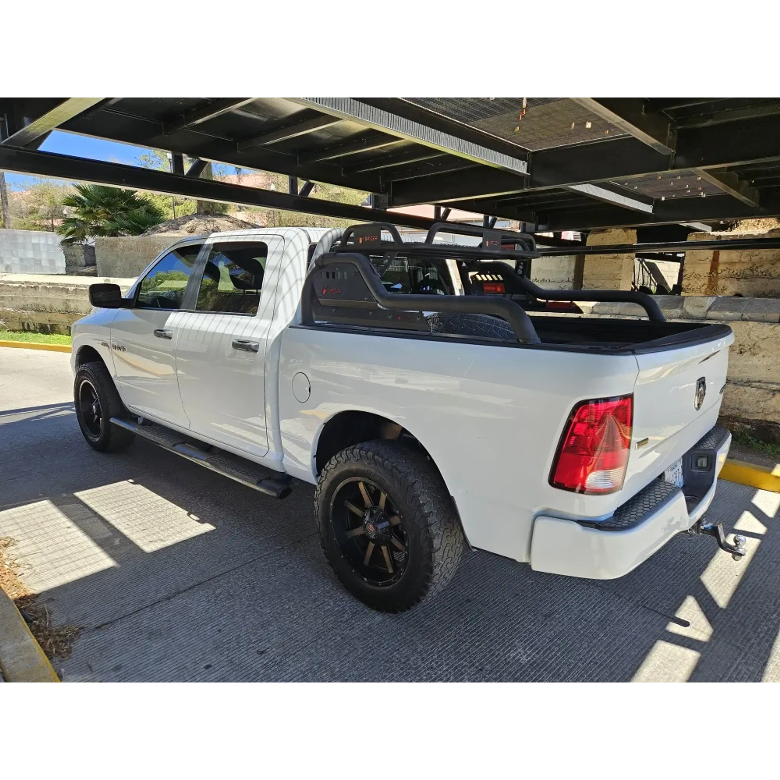 DODGE RAM 2500 5.7L CREW CAB SLT 4X4 MT 2016 5