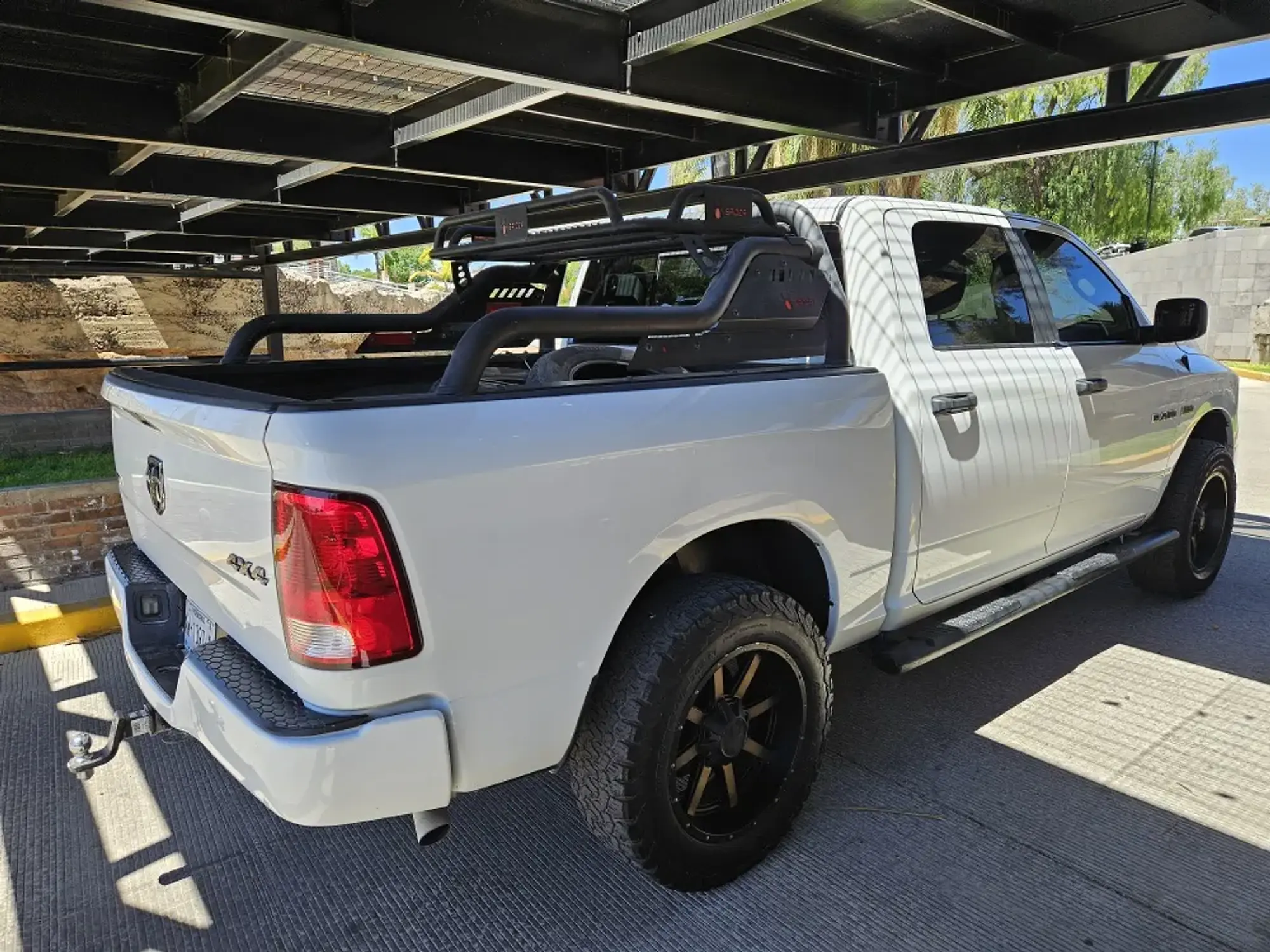 DODGE RAM 2500 5.7L CREW CAB SLT 4X4 MT 2016 6