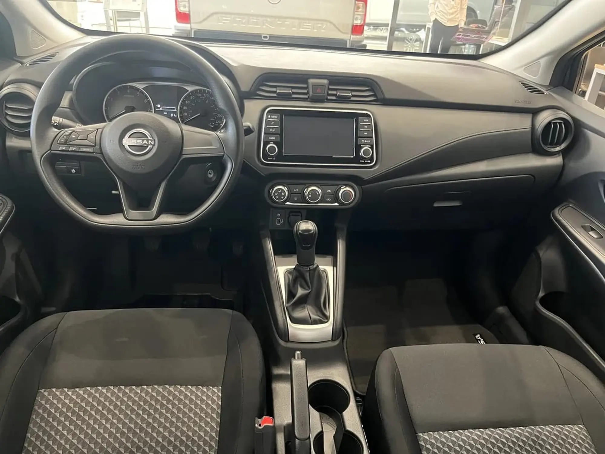 NISSAN VERSA 1.6 SENSE MT 2025 7
