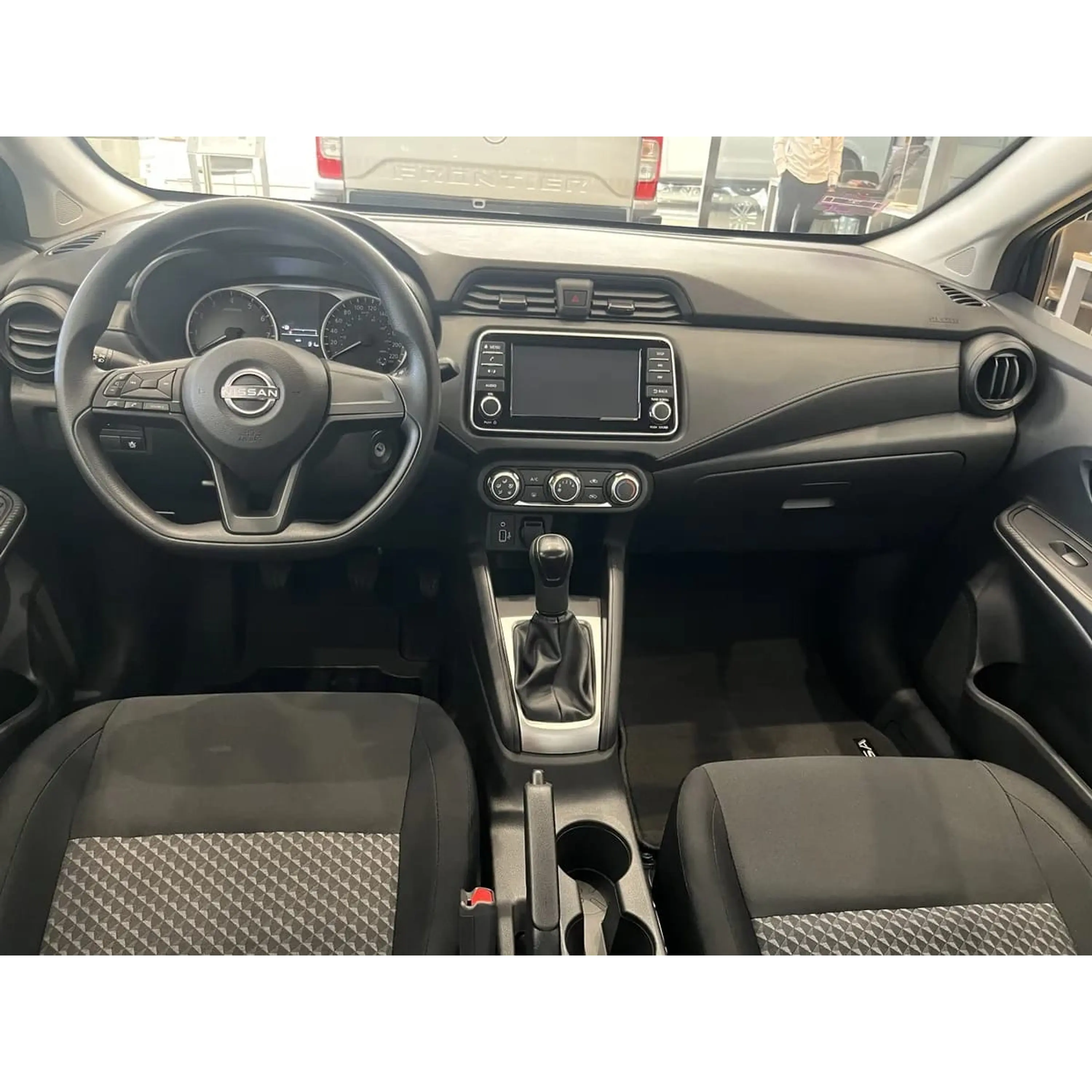 NISSAN VERSA 1.6 SENSE MT 2025 7