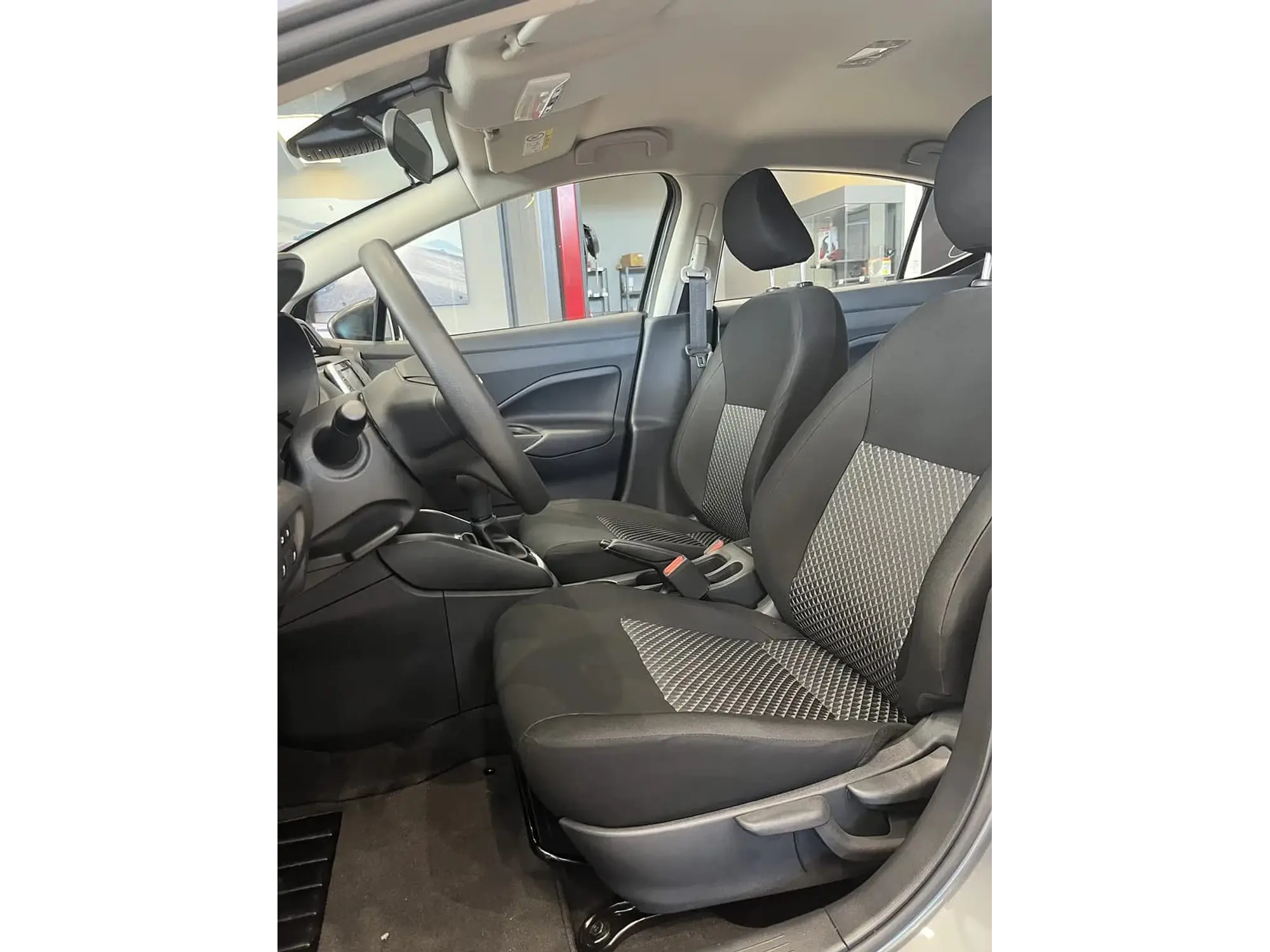 NISSAN VERSA 1.6 SENSE MT 2025 8