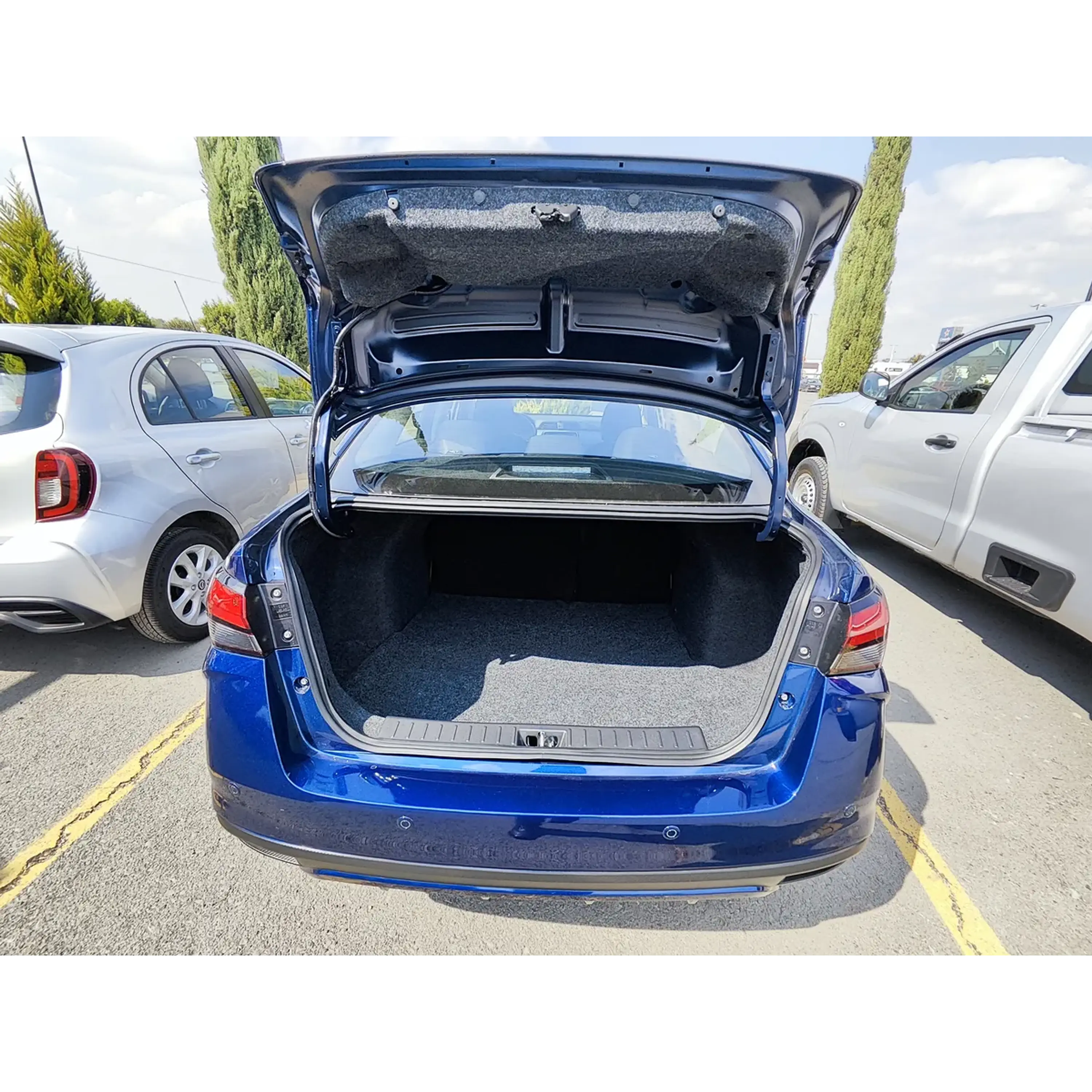 NISSAN VERSA 1.6 ADVANCE MT 2025 3