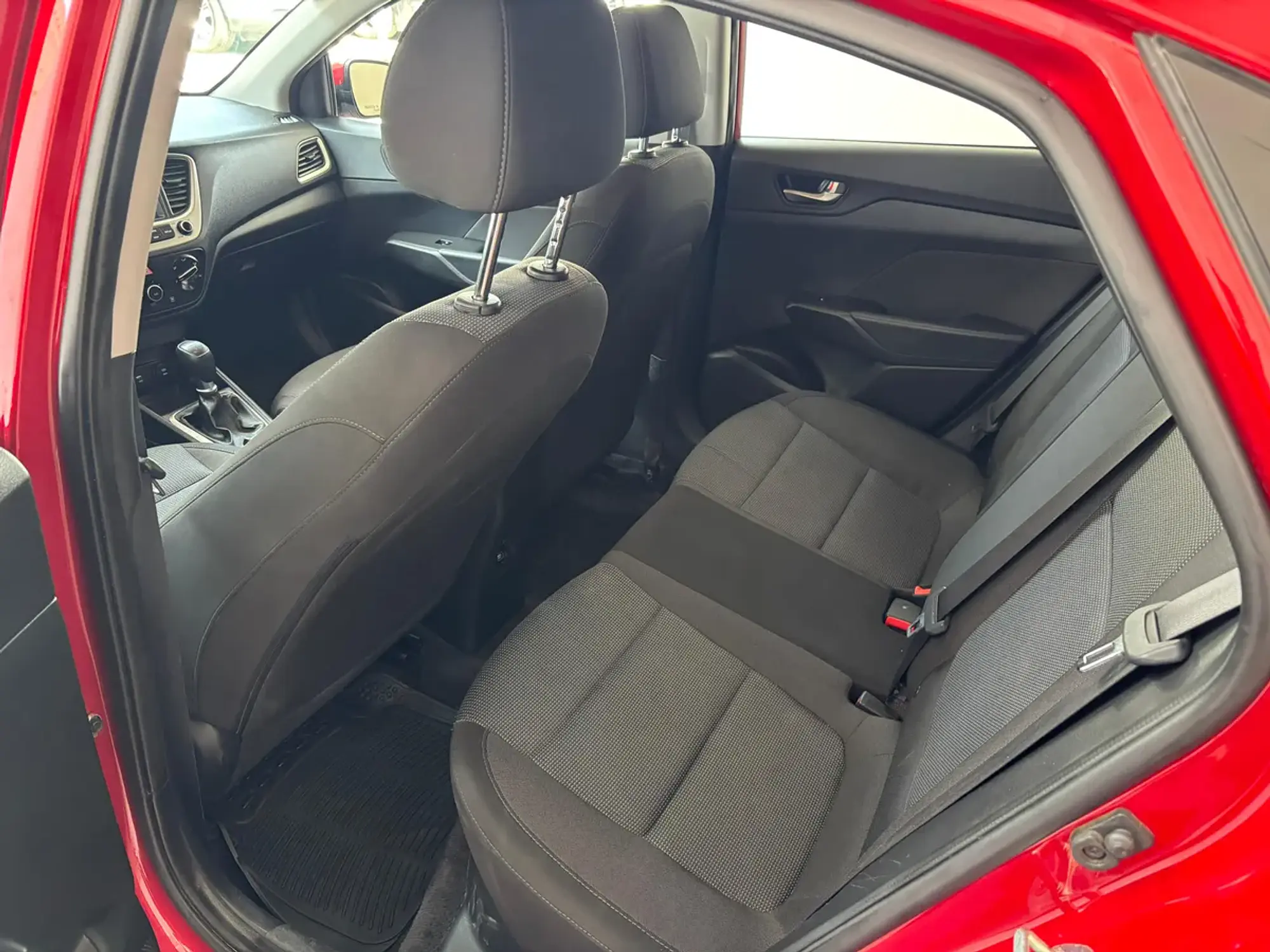 HYUNDAI ACCENT 1.6 GL MID MT 2022 9