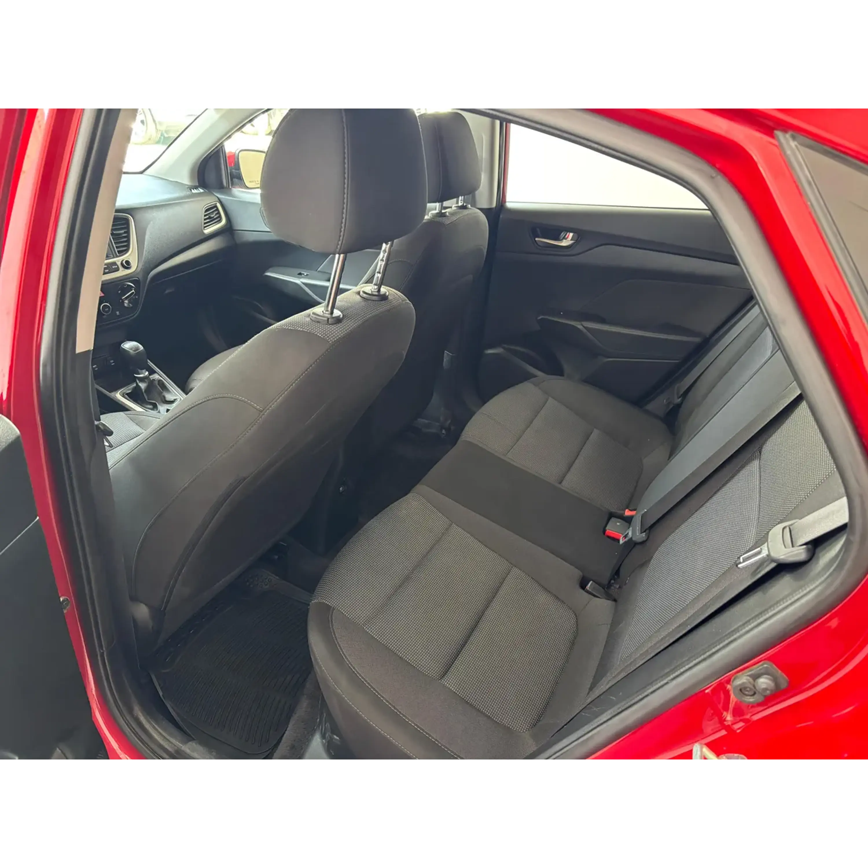 HYUNDAI ACCENT 1.6 GL MID MT 2022 9