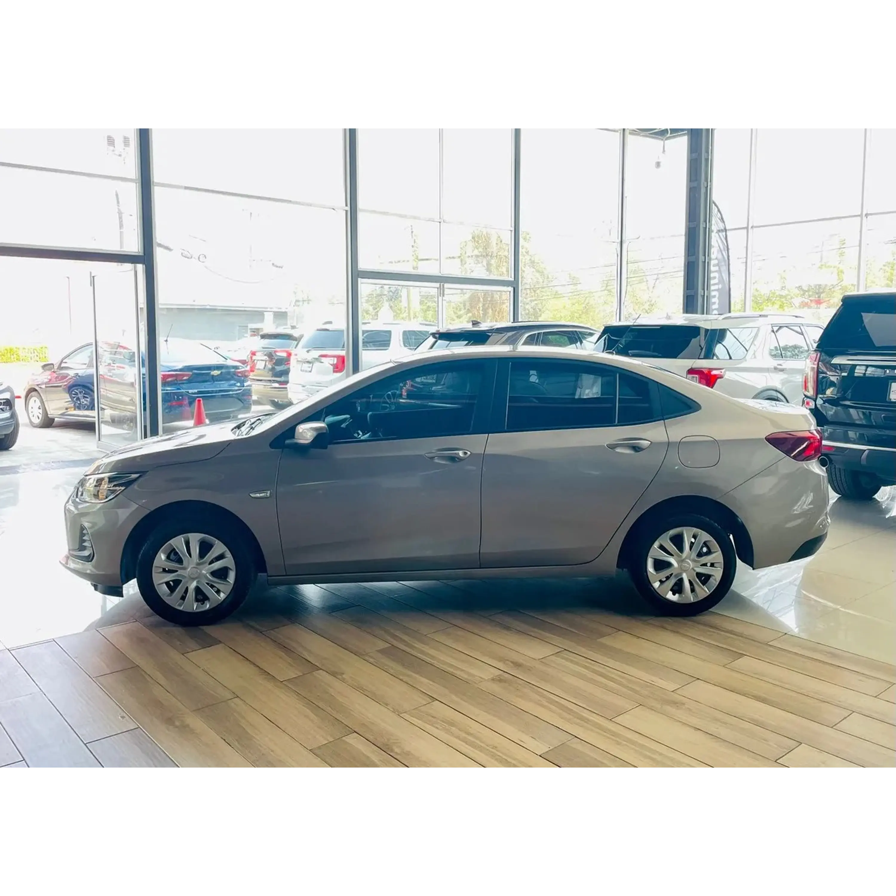 CHEVROLET ONIX 1.0 LS MT 2023 10