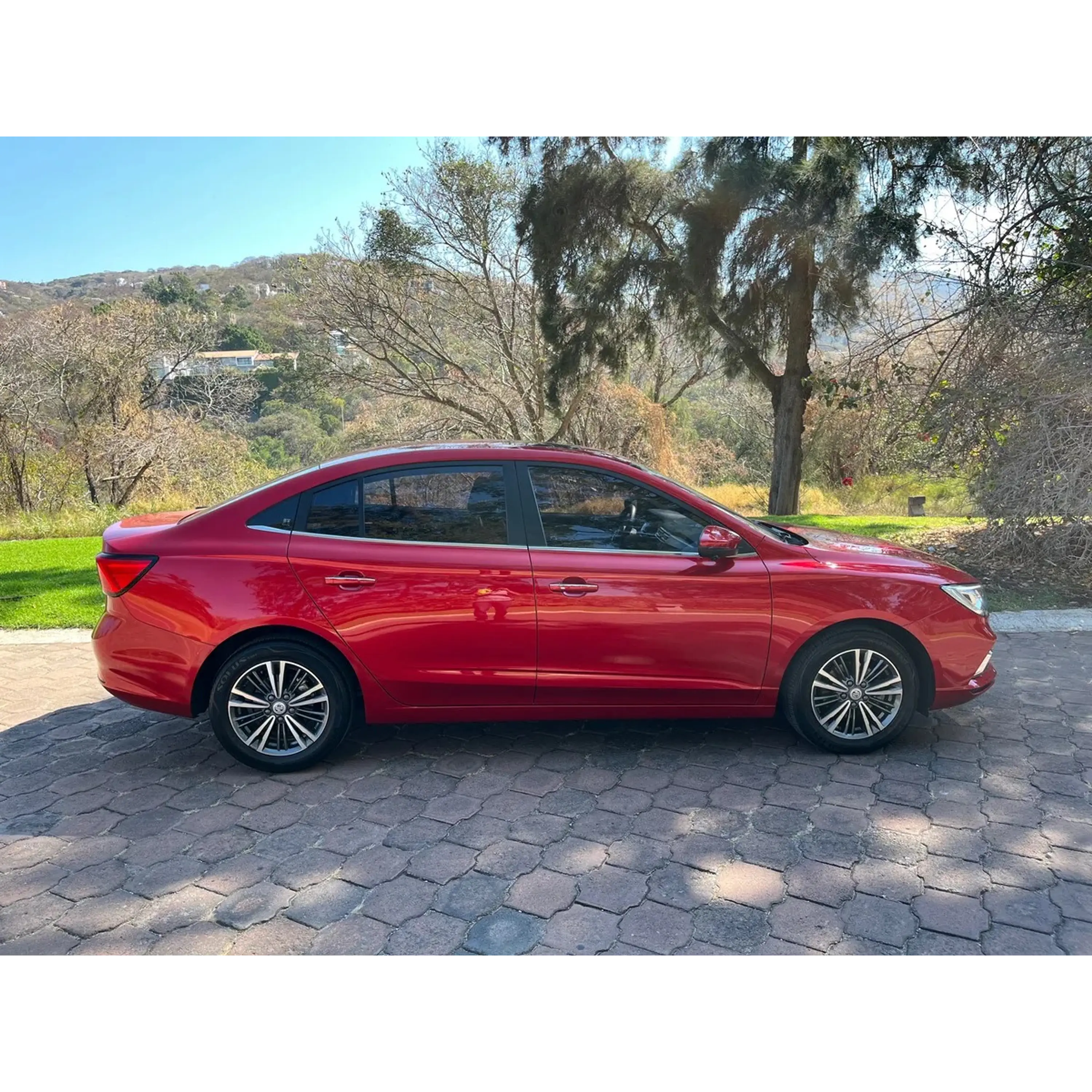 MG 5 1.5 ELEGANCE CVT 2024 2