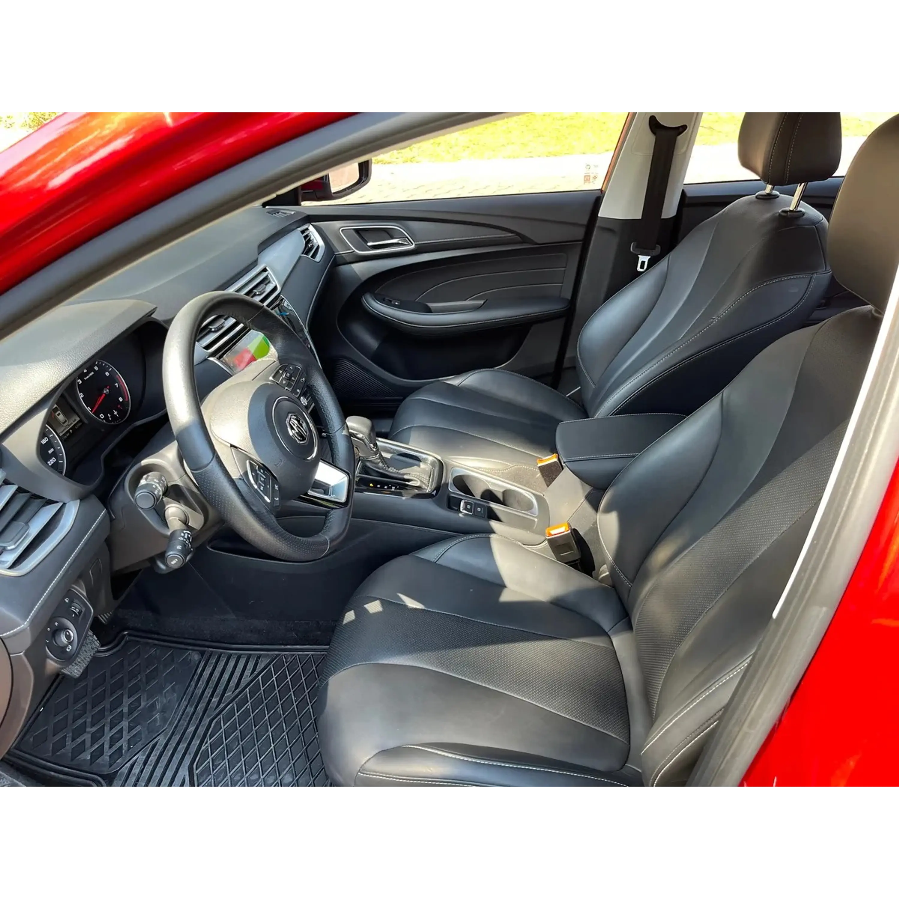 MG 5 1.5 ELEGANCE CVT 2024 10