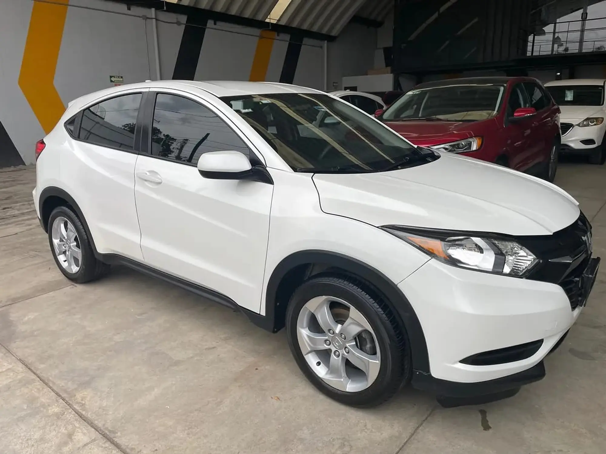 HONDA HR–V 1.8 UNIQ AT 2016 2