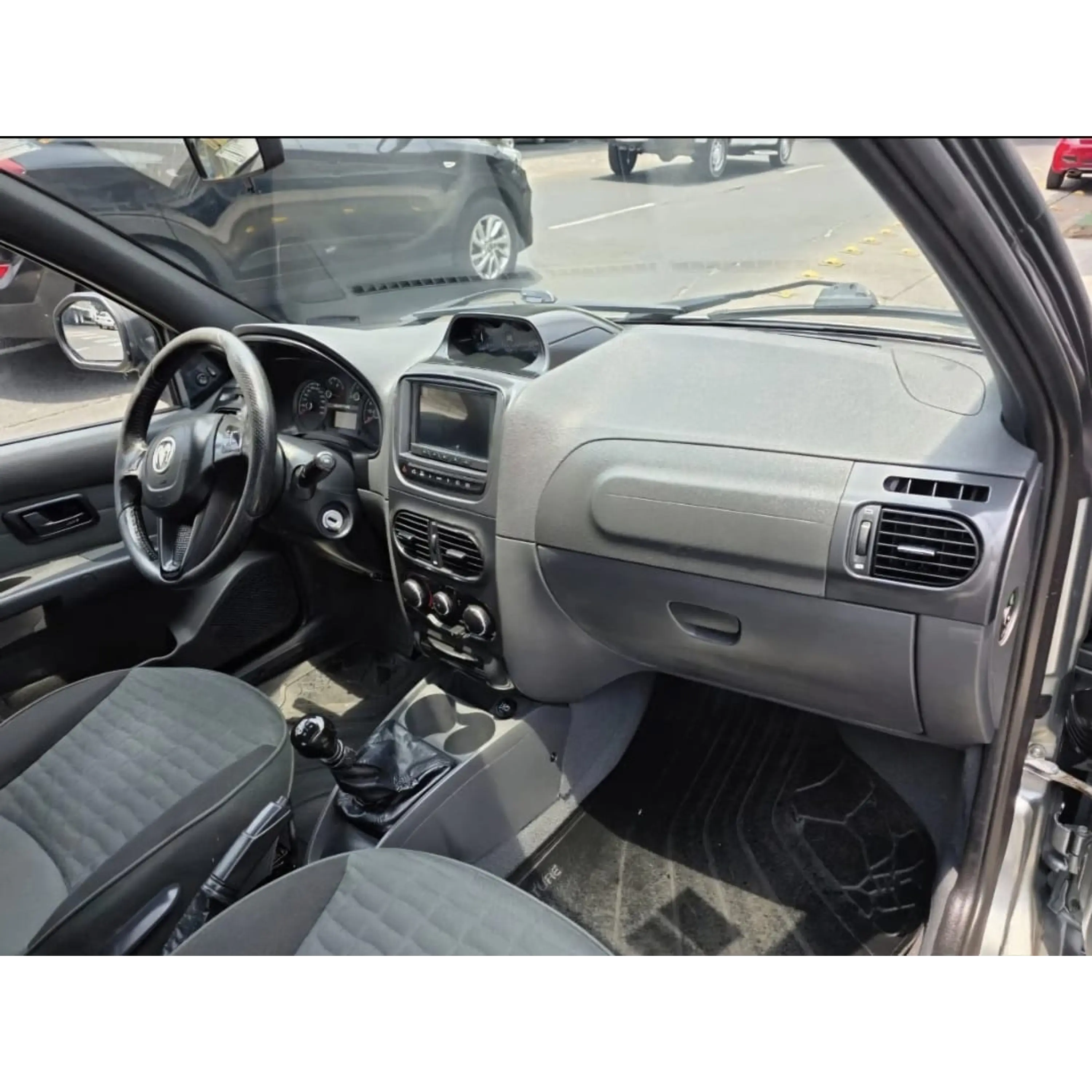 RAM 700 1.6 CLUB CAB ADVENTURE MT 2019 8