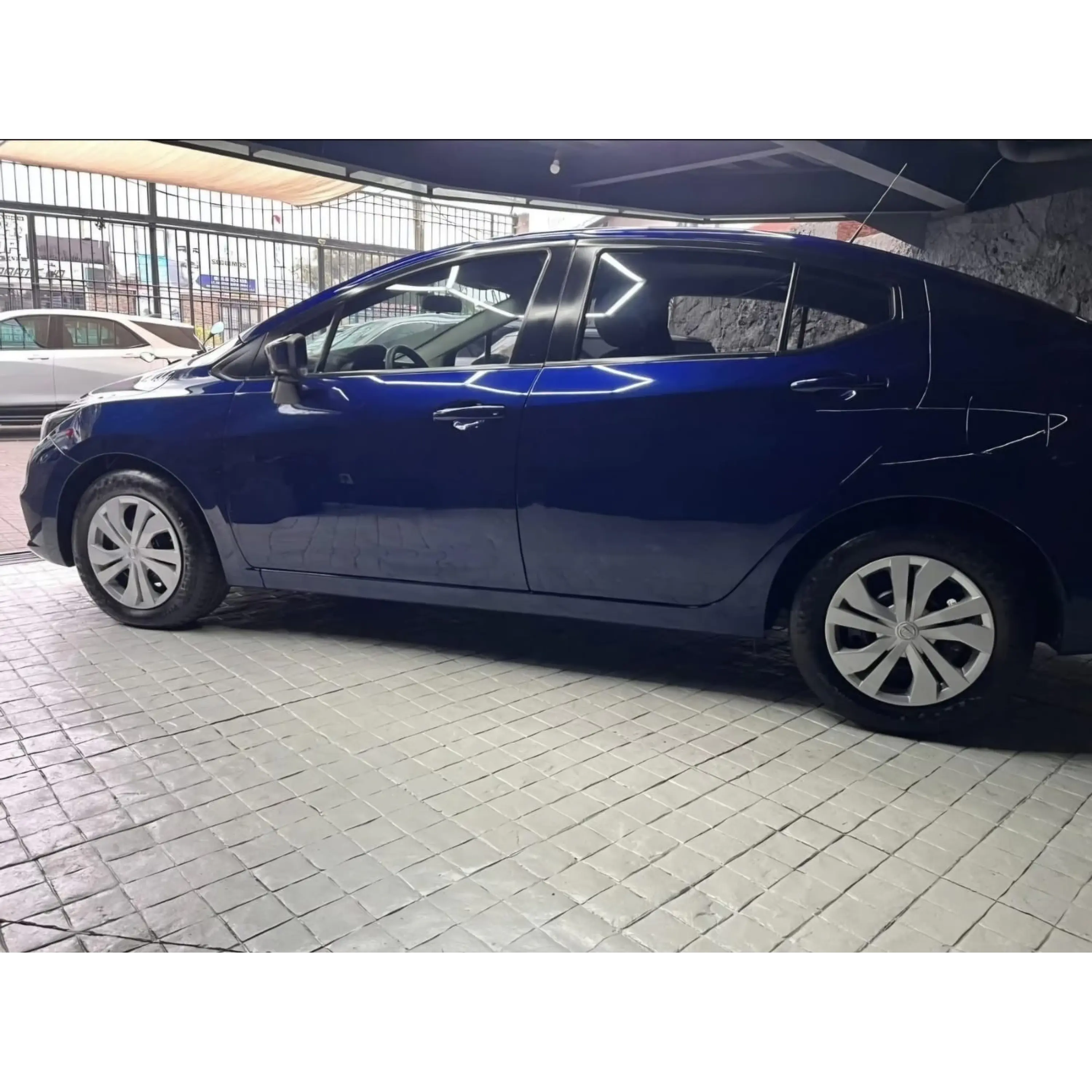 NISSAN VERSA 1.6 SENSE MT 2021 3