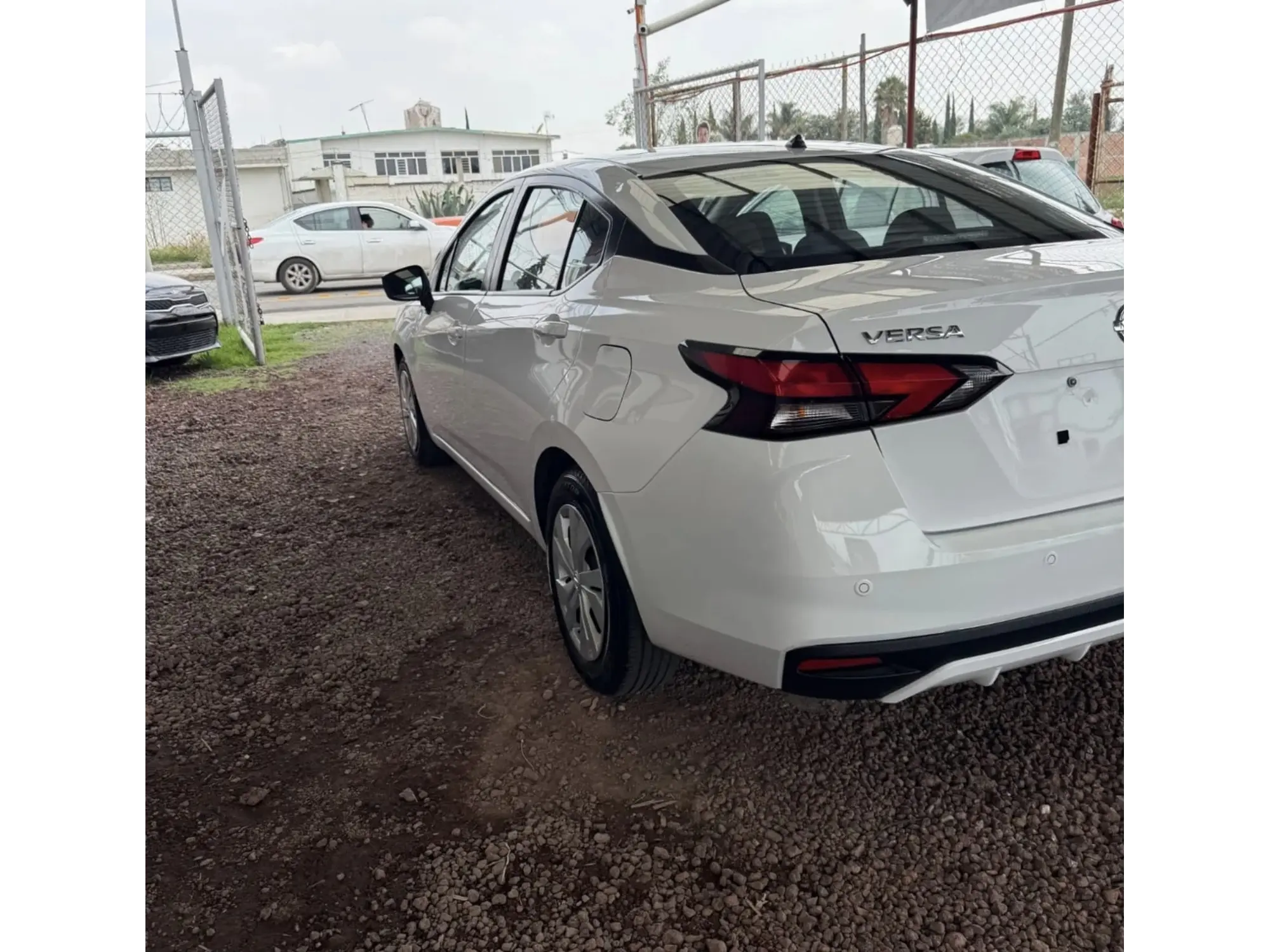 NISSAN VERSA 1.6 DRIVE CVT 2022 4