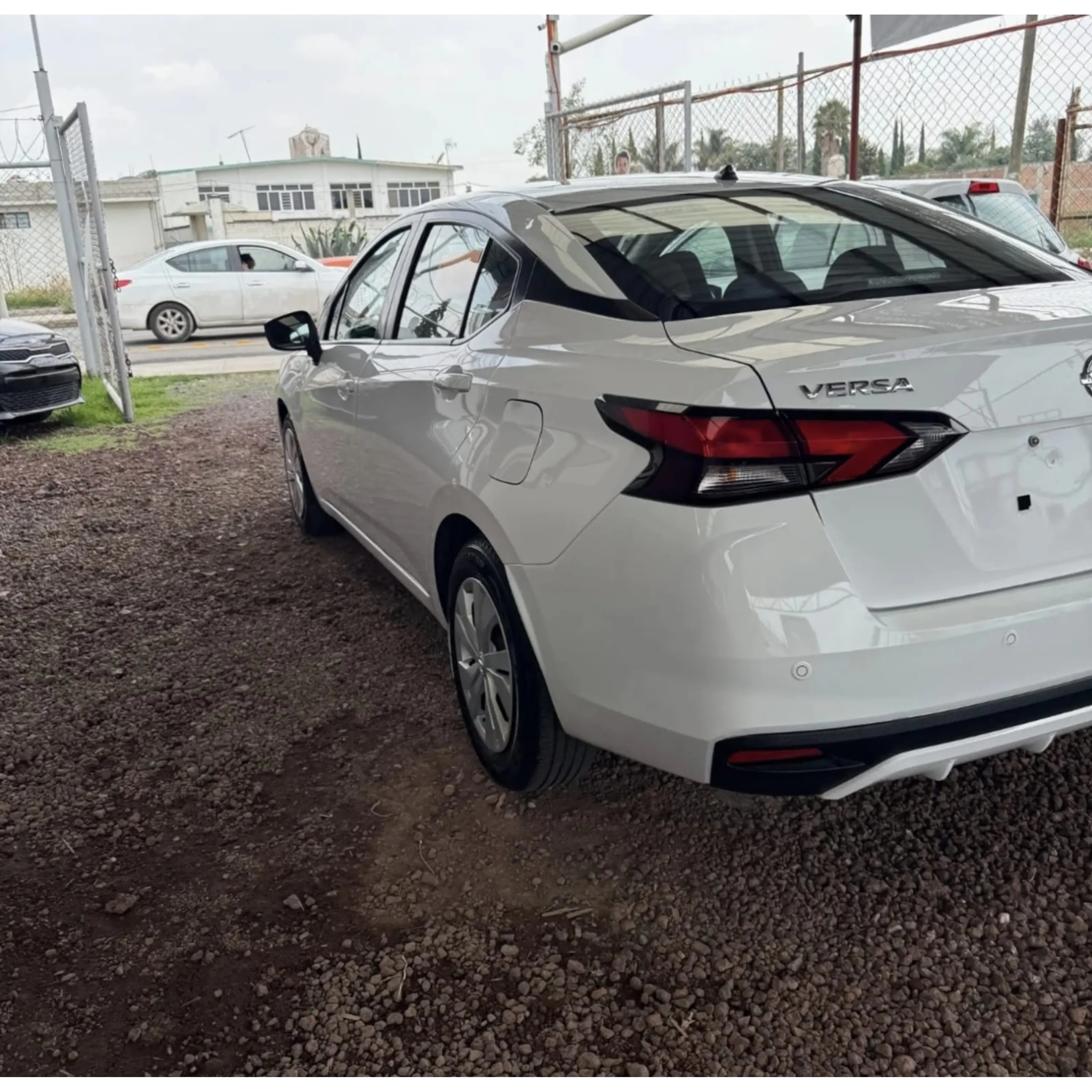 NISSAN VERSA 1.6 DRIVE CVT 2022 4