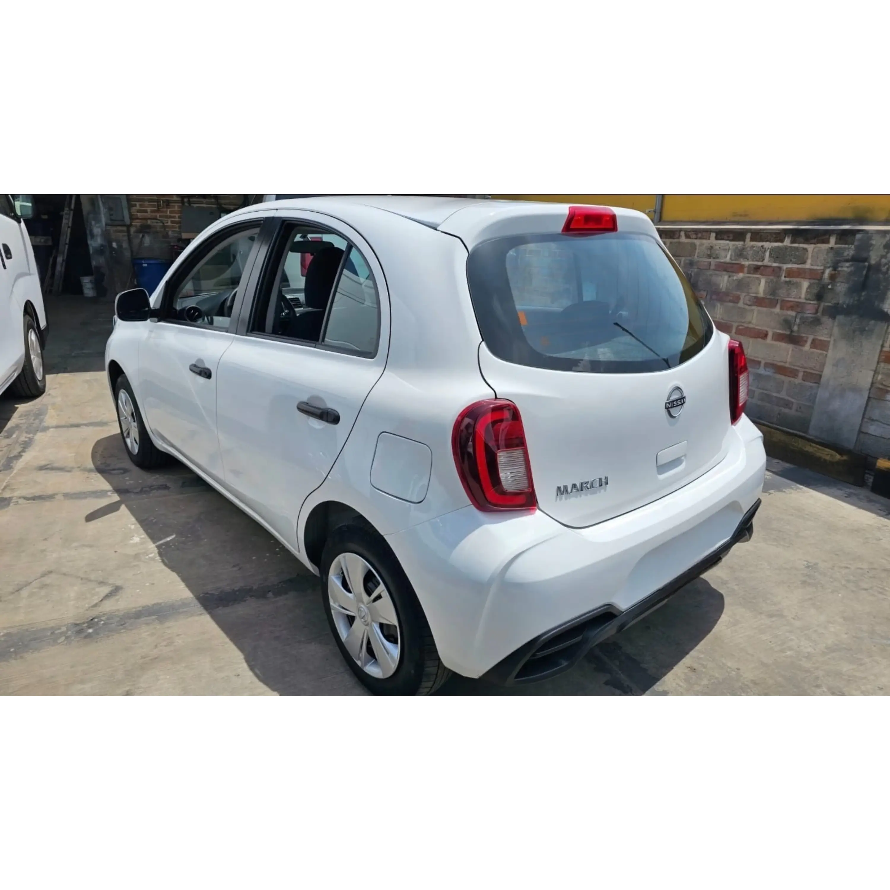 NISSA MARCH 1.6 SENSE MT 2024 5