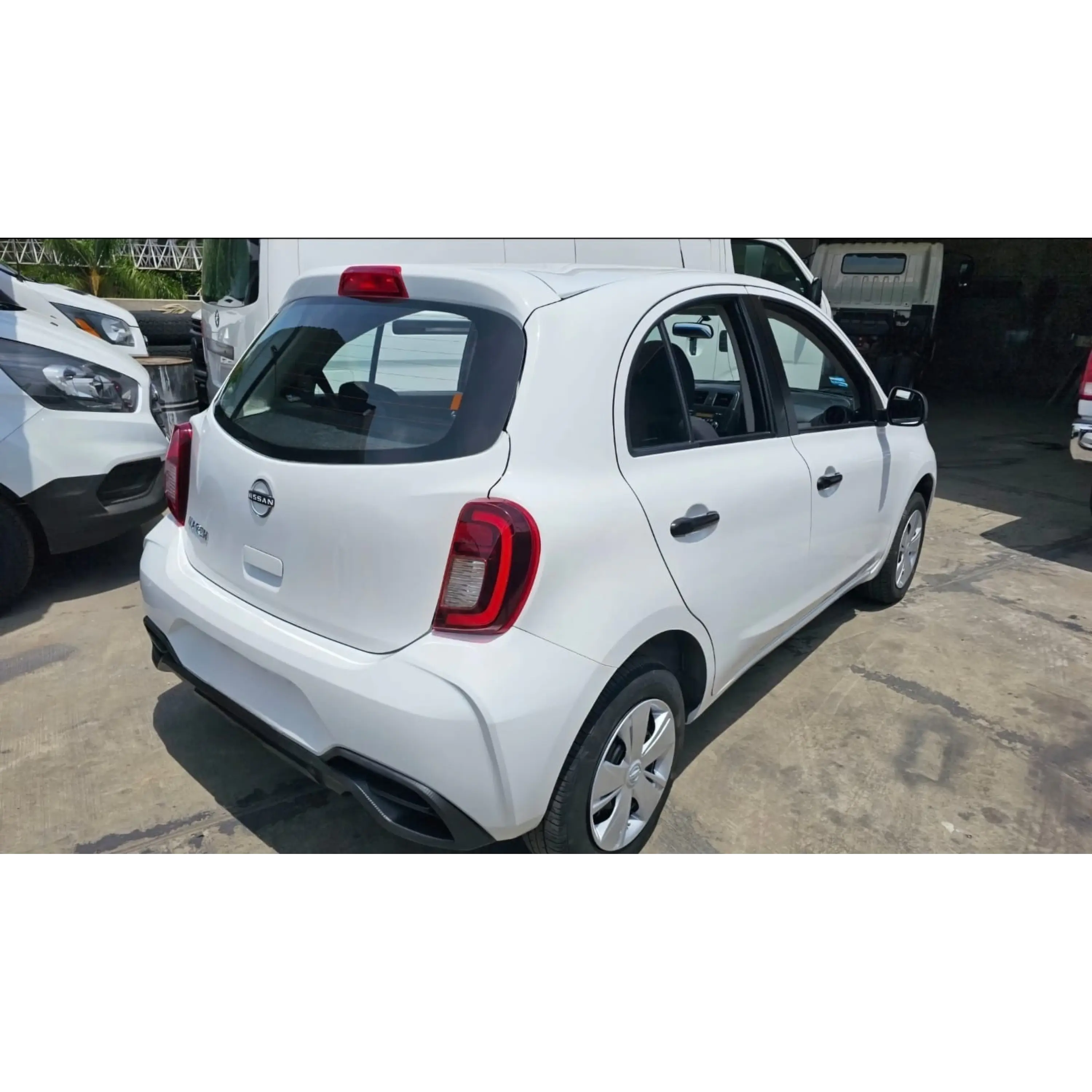 NISSA MARCH 1.6 SENSE MT 2024 7
