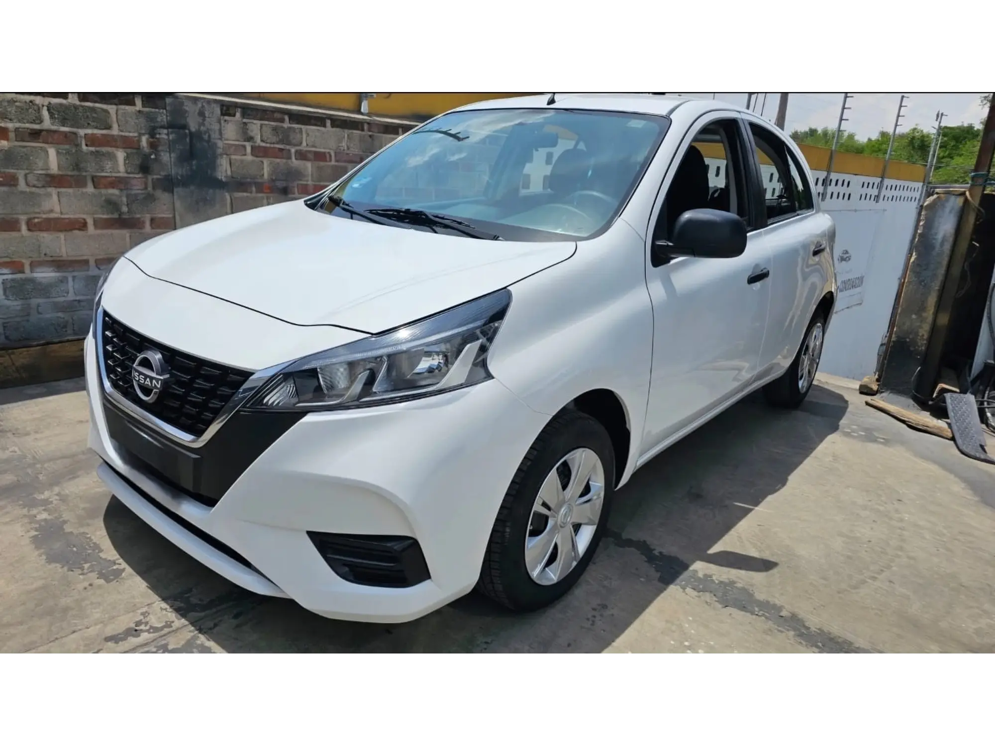 NISSA MARCH 1.6 SENSE MT 2024 3