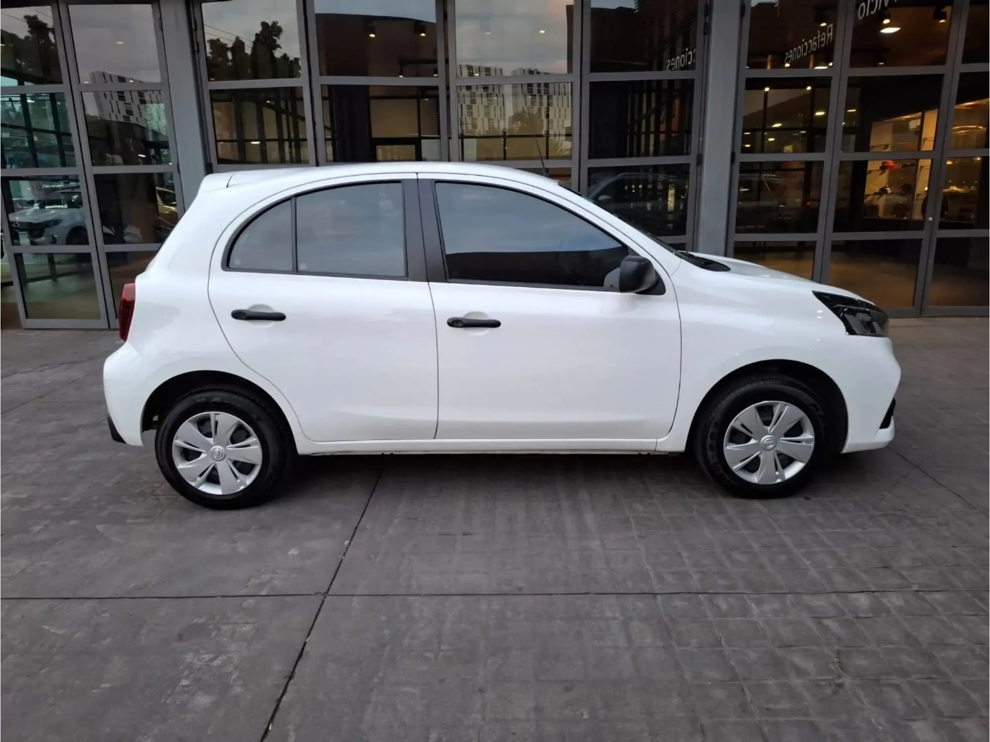 NISSAN MARCH 1.6 SENSE MT 2024 4