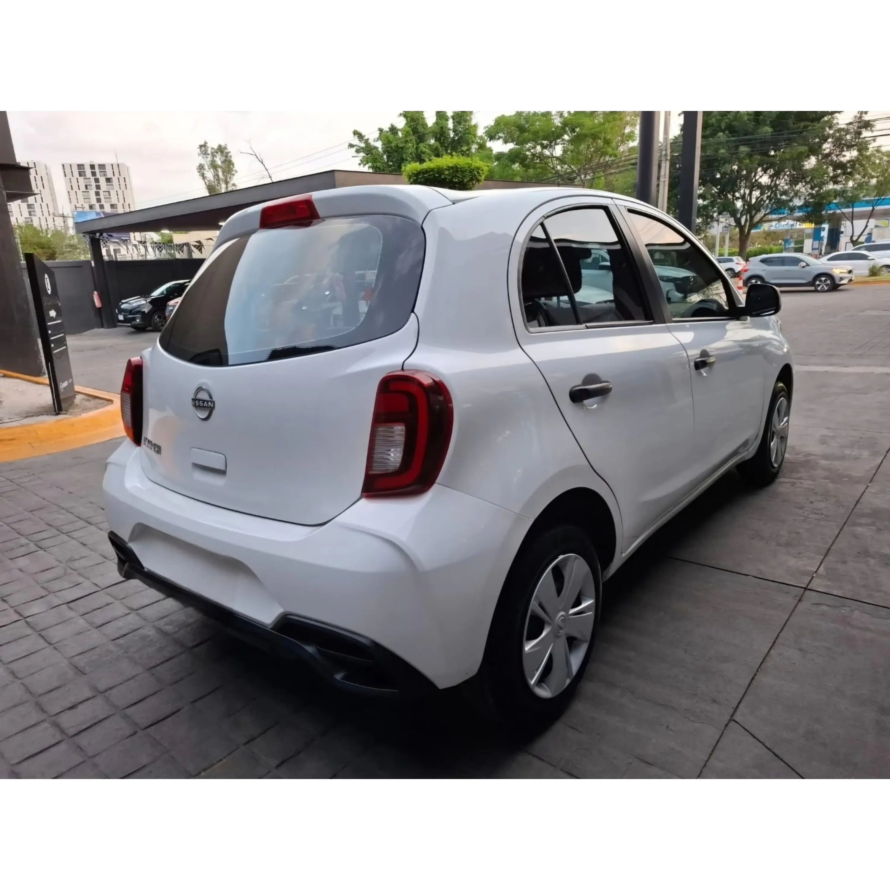 NISSAN MARCH 1.6 SENSE MT 2024 5