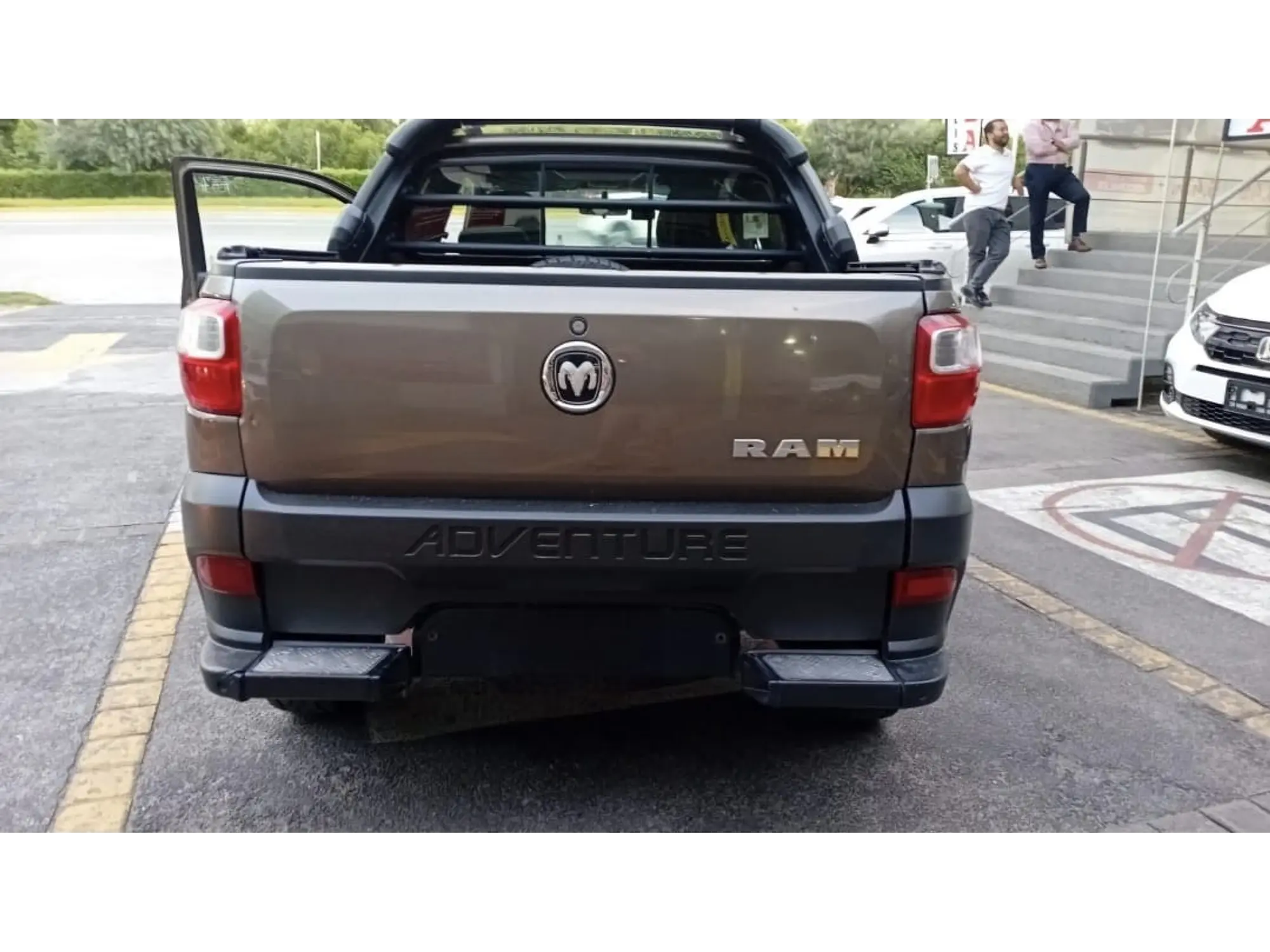 RAM 700 1.6 CLUB CAB ADVENTURE MT 2017 3