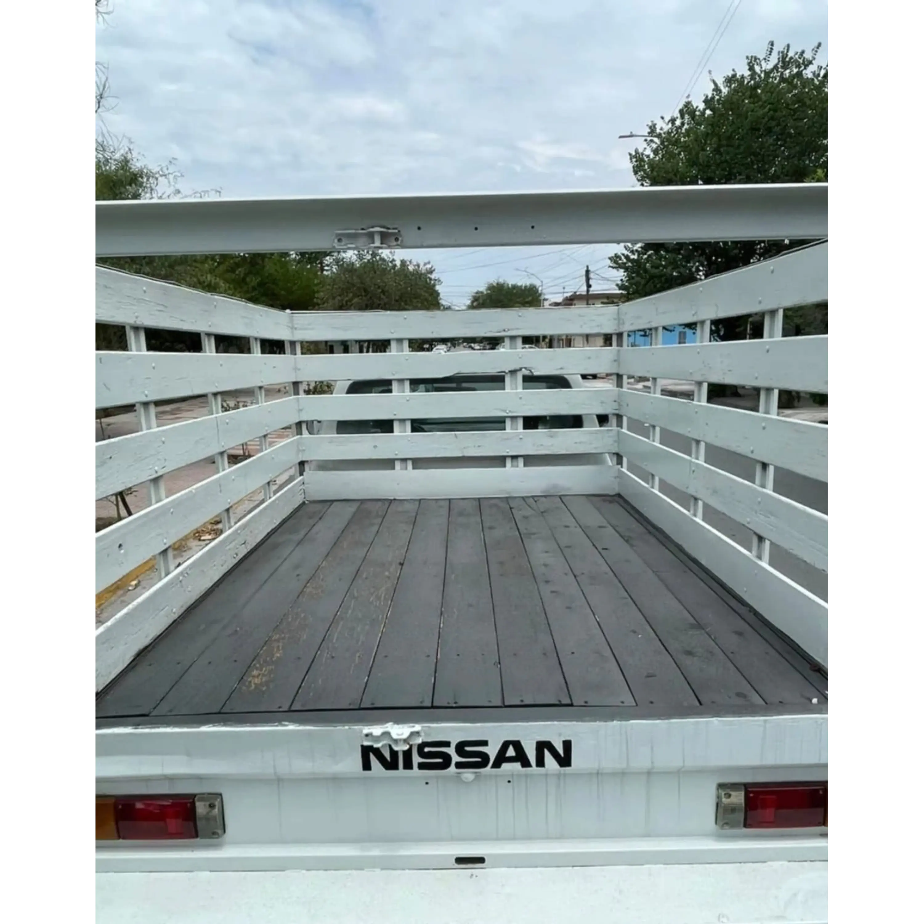 NISSAN NP300 2.5 ESTACAS DH AA MT 2018  7
