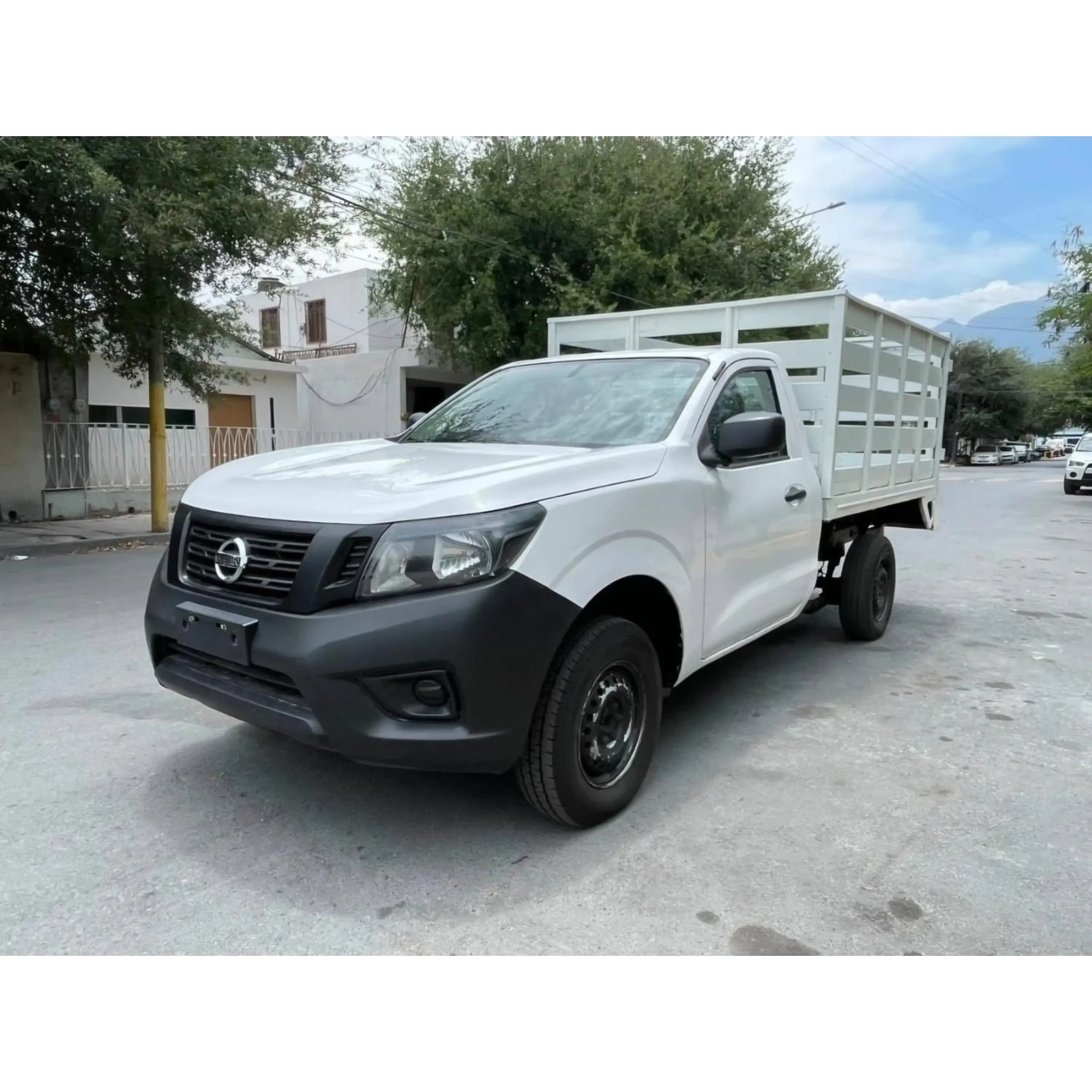 NISSAN NP300 2.5 ESTACAS DH AA MT 2018  1