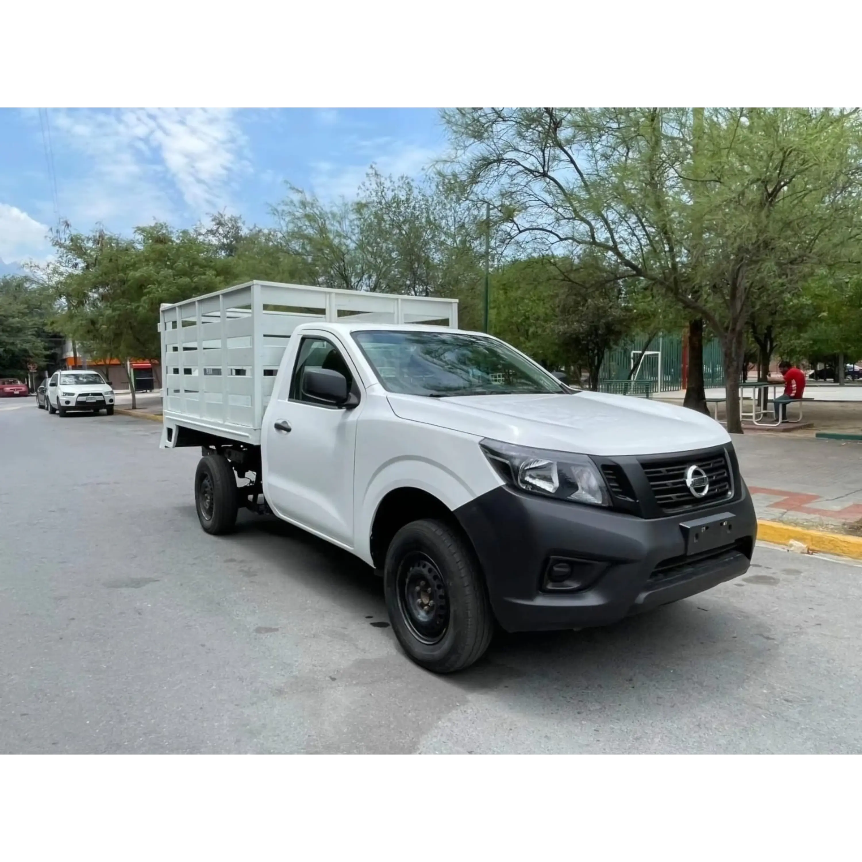 NISSAN NP300 2.5 ESTACAS DH AA MT 2018  3