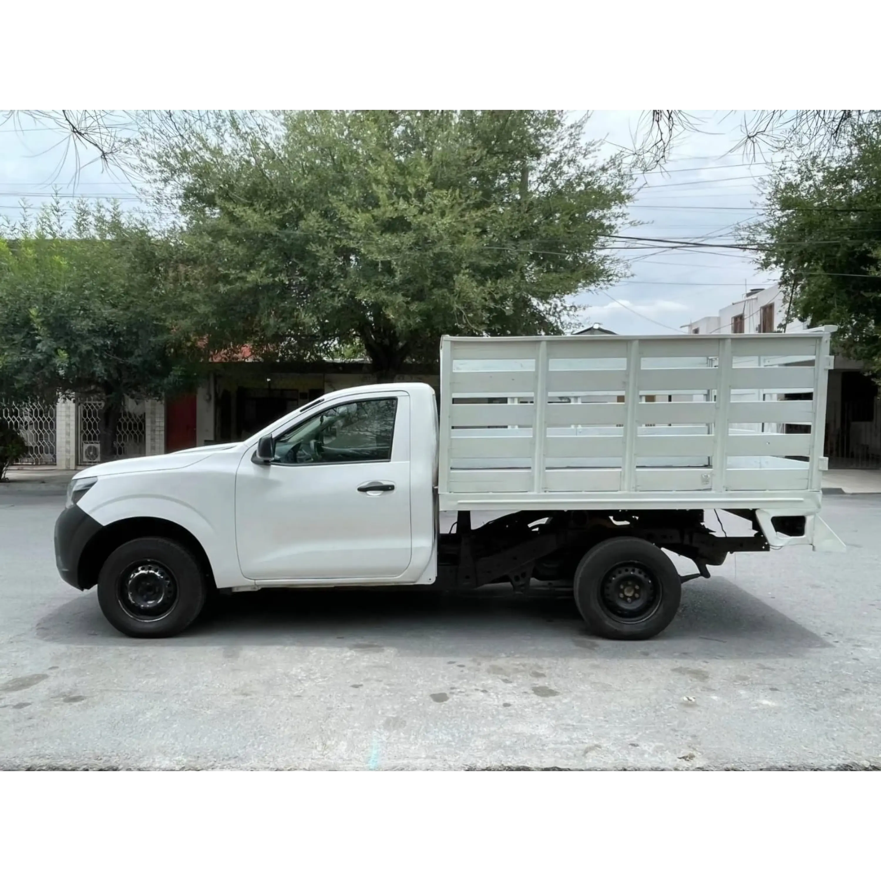 NISSAN NP300 2.5 ESTACAS DH AA MT 2018  8