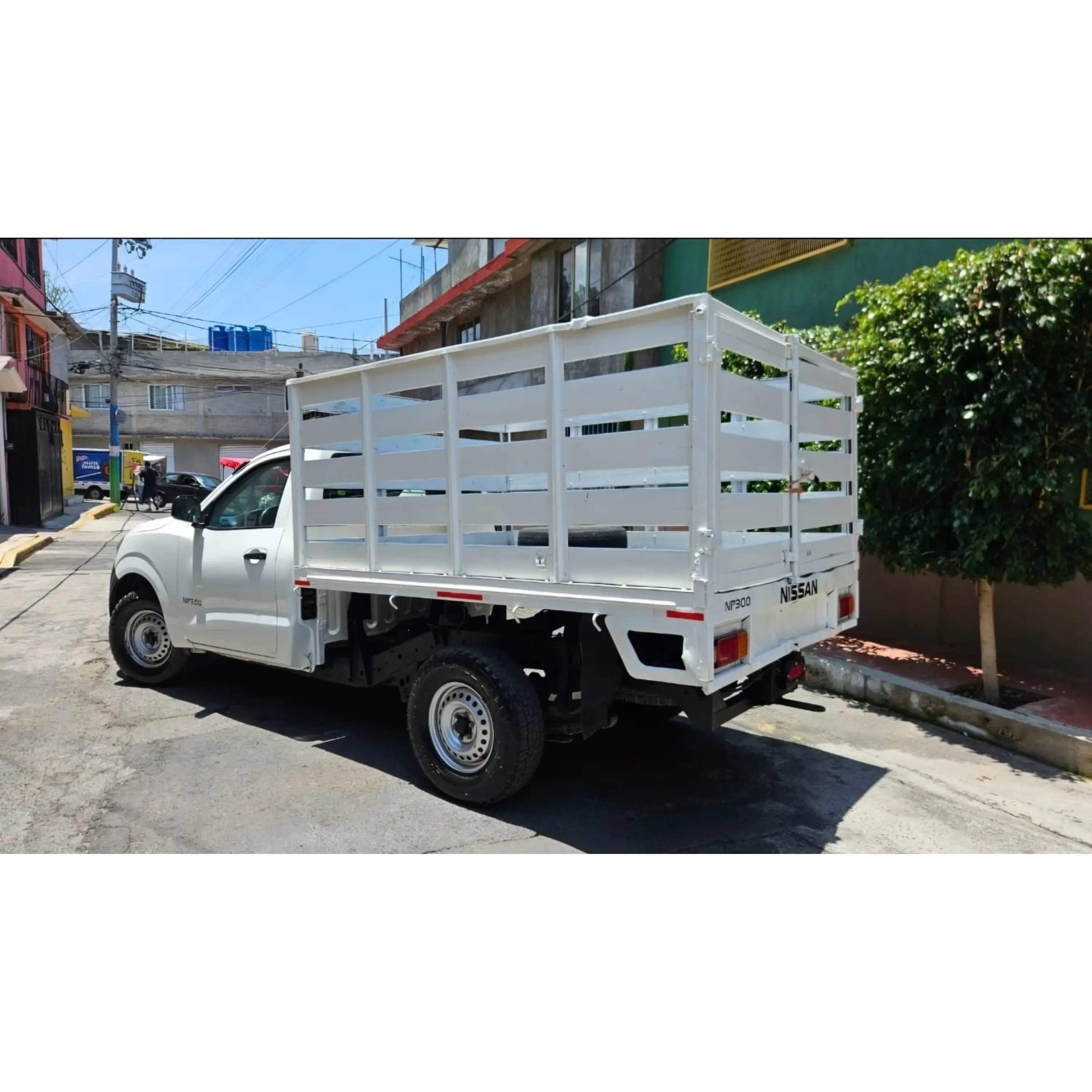 NISSAN NP300 2.5 ESTACAS DH AA PACK SEG MT 2019 5