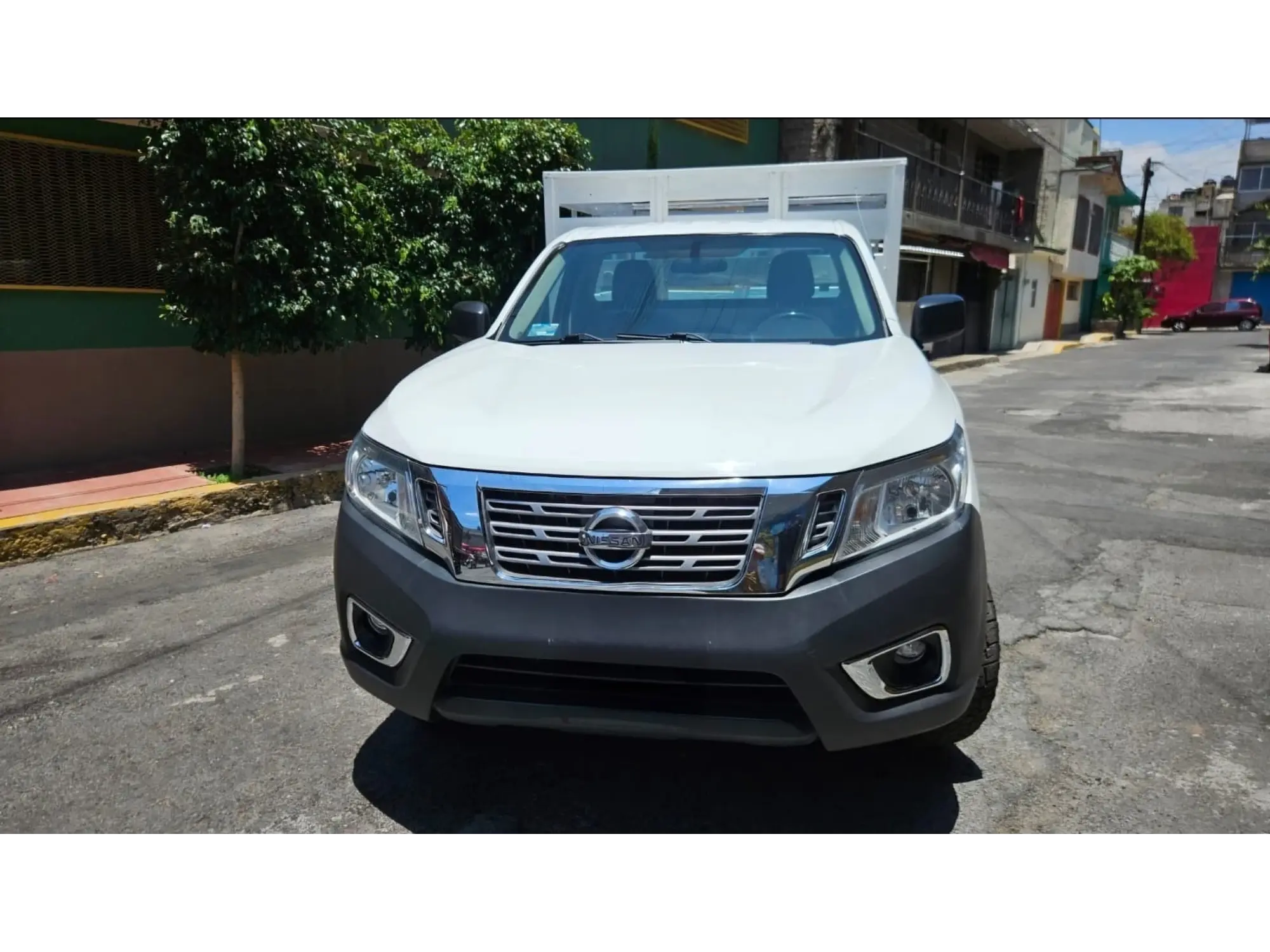 NISSAN NP300 2.5 ESTACAS DH AA PACK SEG MT 2019 2