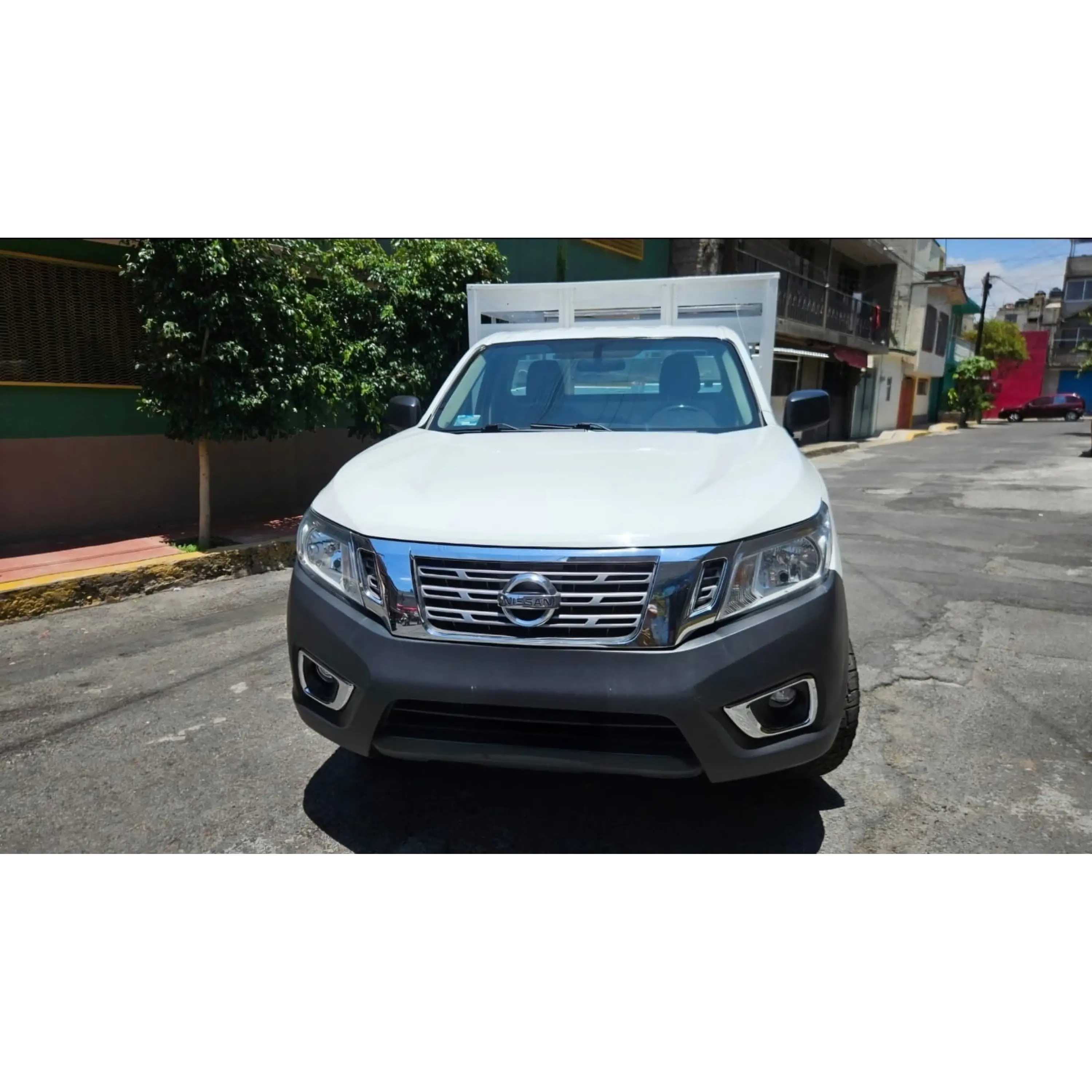 NISSAN NP300 2.5 ESTACAS DH AA PACK SEG MT 2019 2