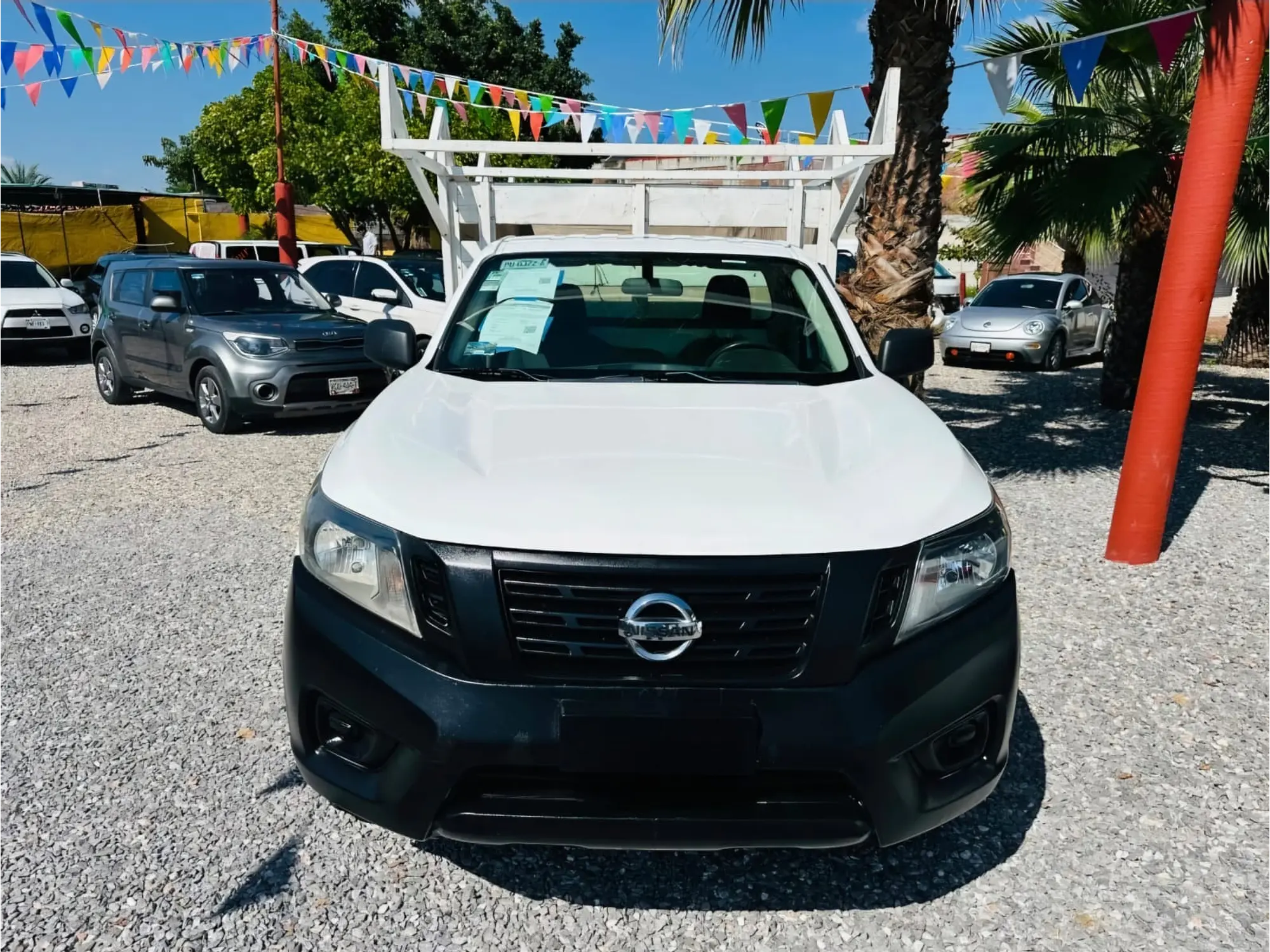 NISSAN NP300 2.5 ESTACAS DH AA PACK SEG MT 2020 2
