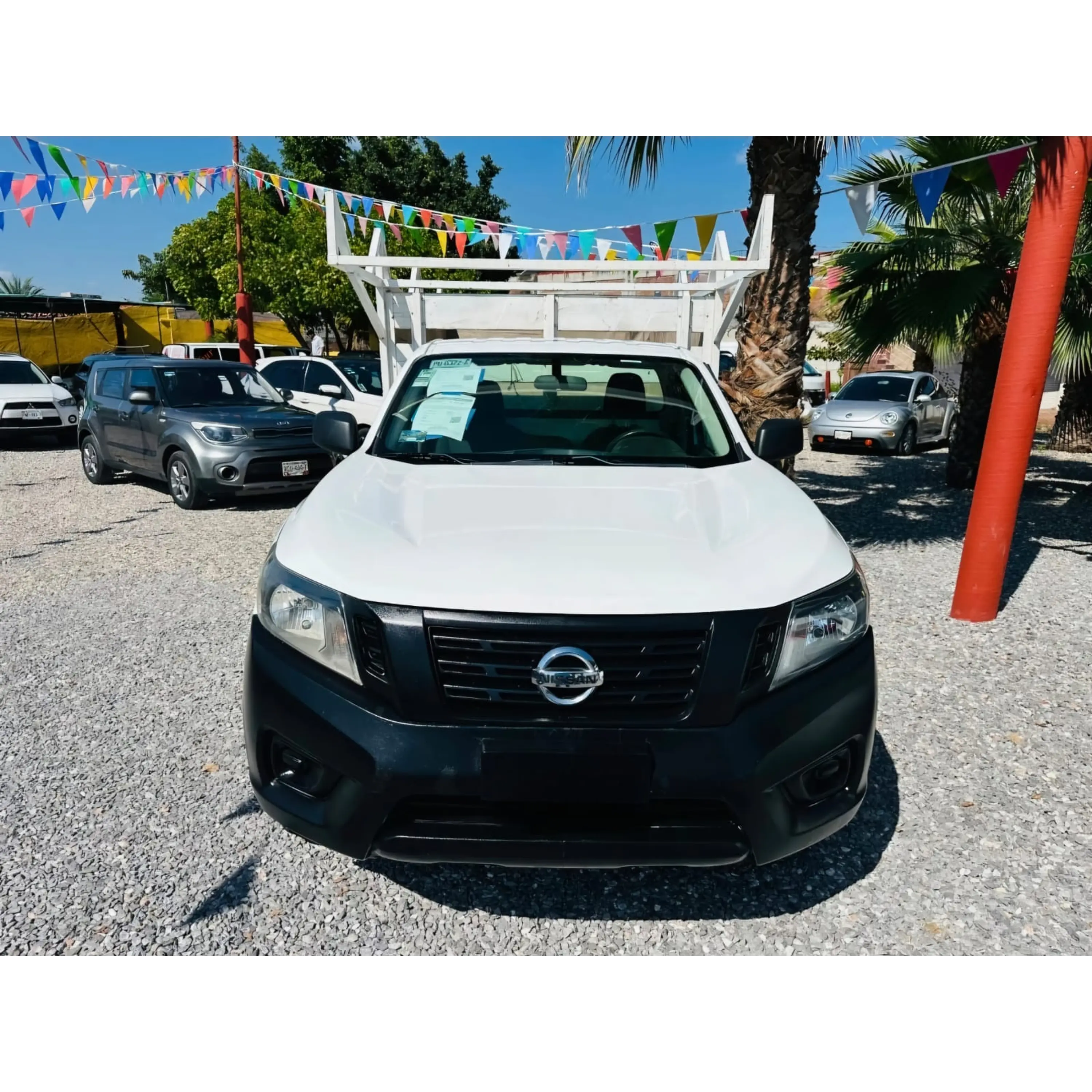 NISSAN NP300 2.5 ESTACAS DH AA PACK SEG MT 2020 2