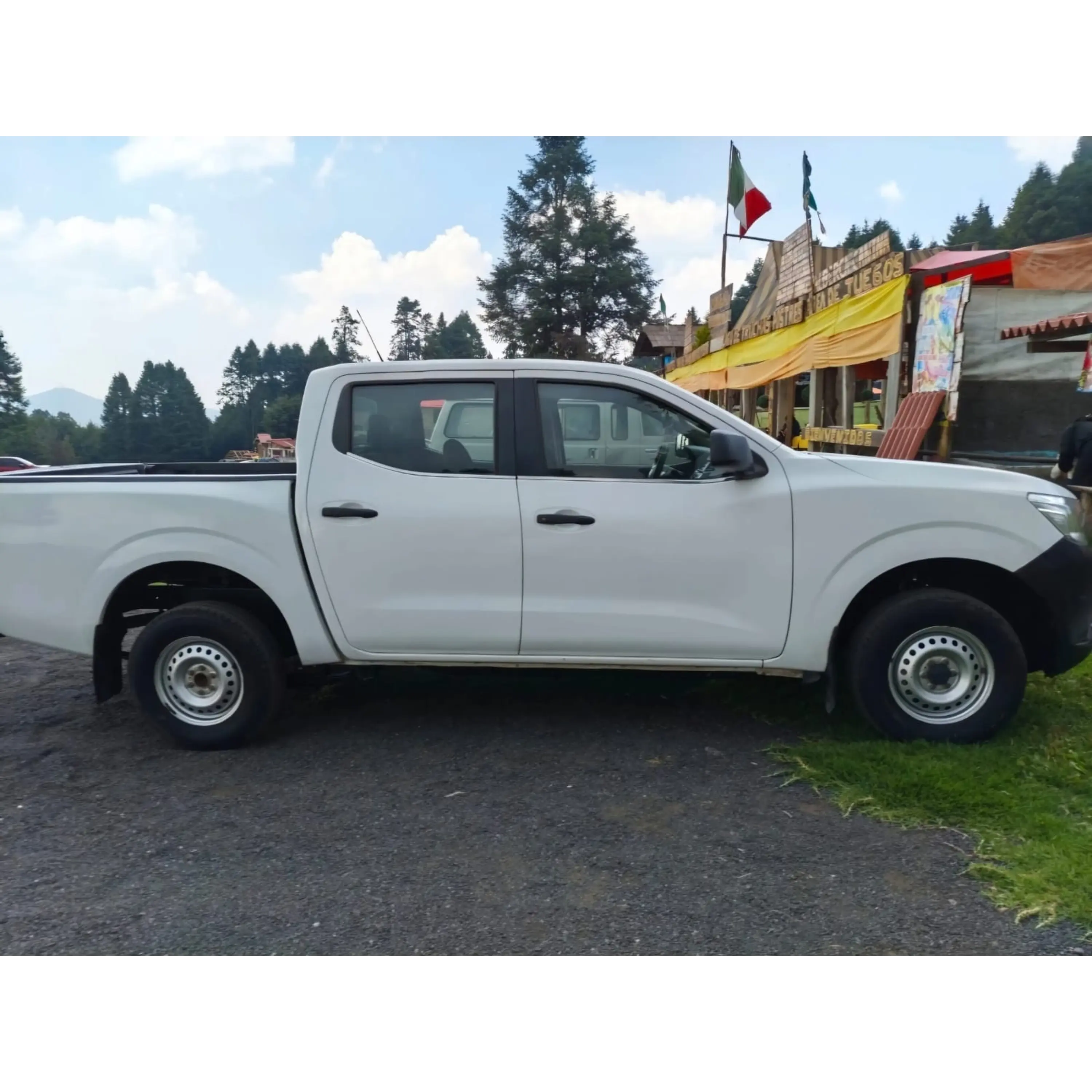 NISSAN NP300 2.4 DOBLE CABINA SE AA PACK SEG MT 2016 3