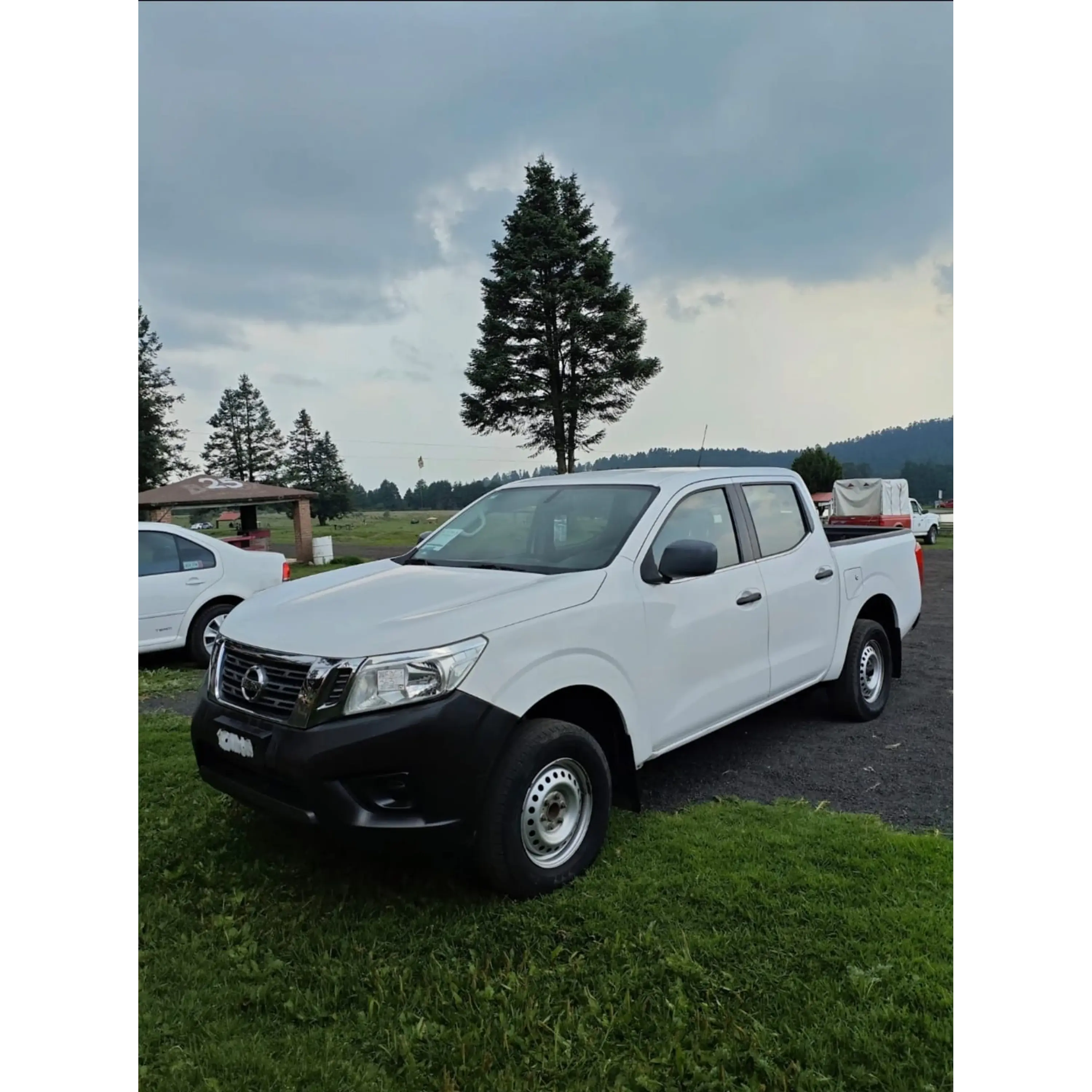 NISSAN NP300 2.4 DOBLE CABINA SE AA PACK SEG MT 2016 1