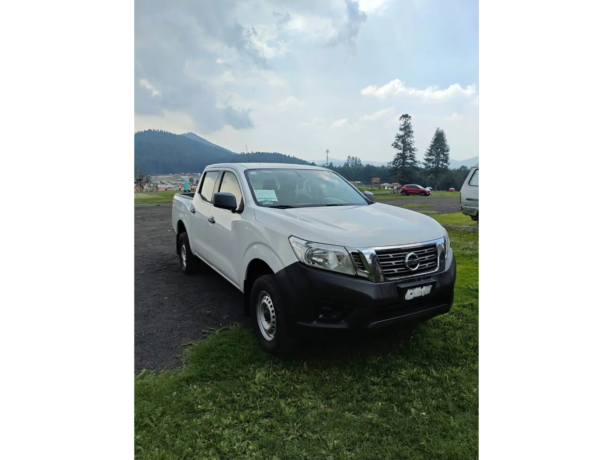 NISSAN NP300 2.4 DOBLE CABINA SE AA PACK SEG MT 2016 2