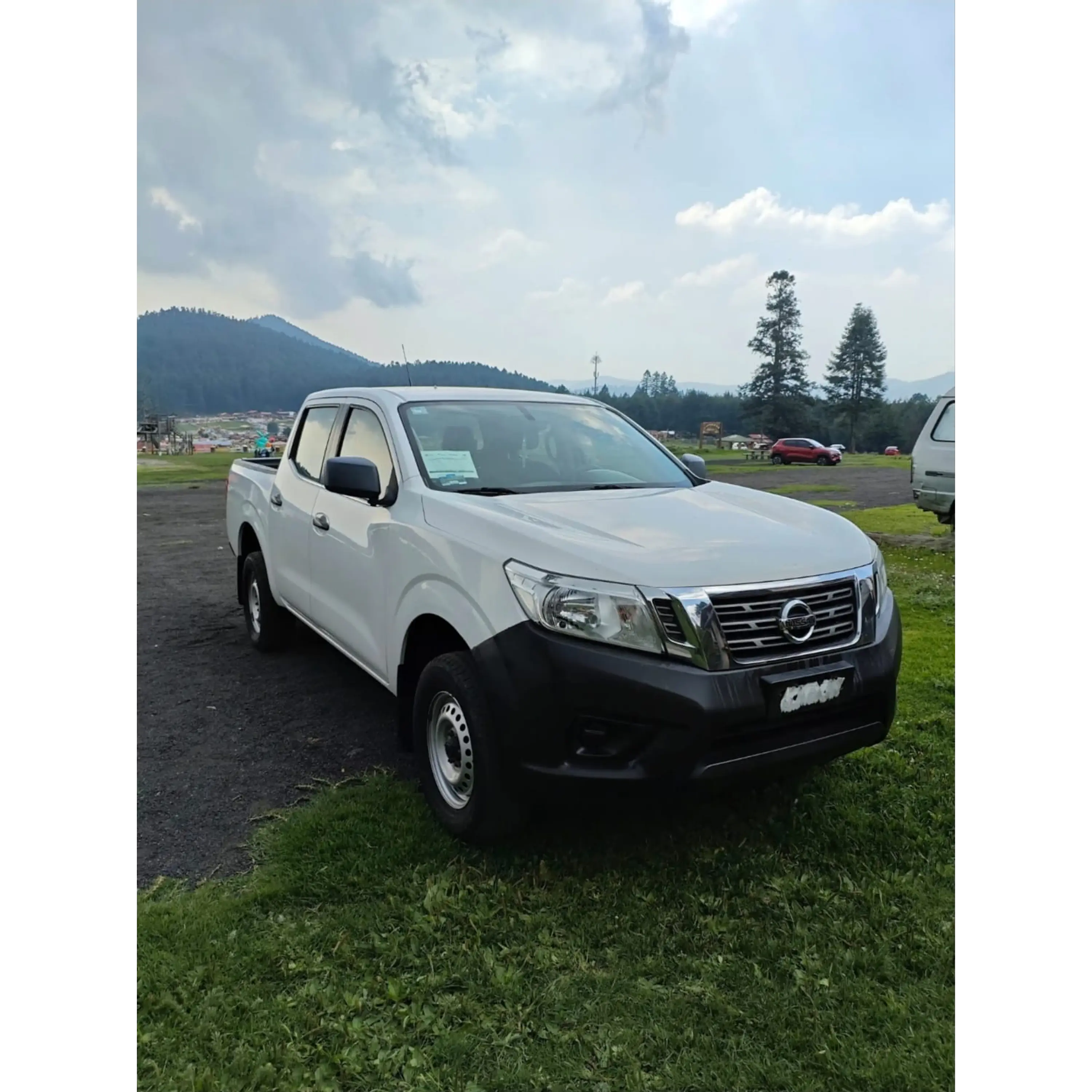 NISSAN NP300 2.4 DOBLE CABINA SE AA PACK SEG MT 2016 2