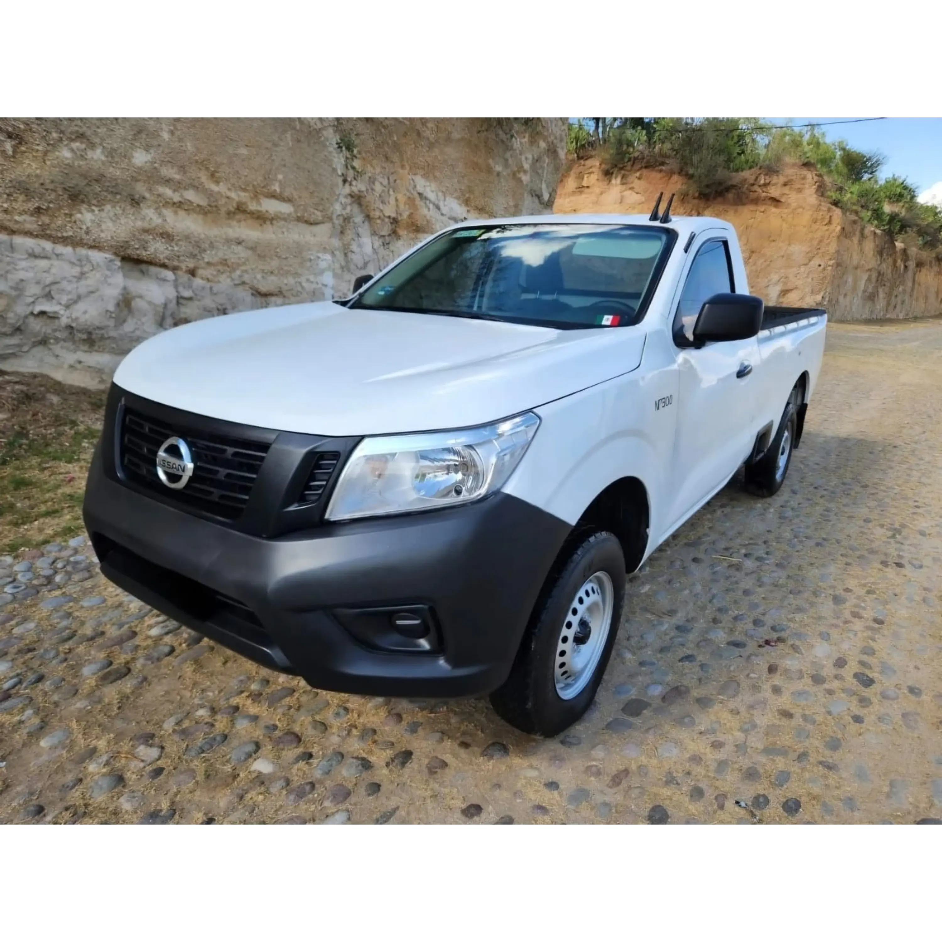 NISSAN NP300 2.5 PICK UP DH PACK MT 2017 2