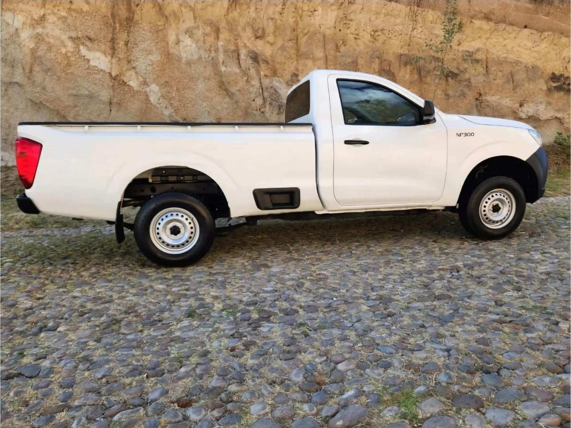 NISSAN NP300 2.5 PICK UP DH PACK MT 2017 8