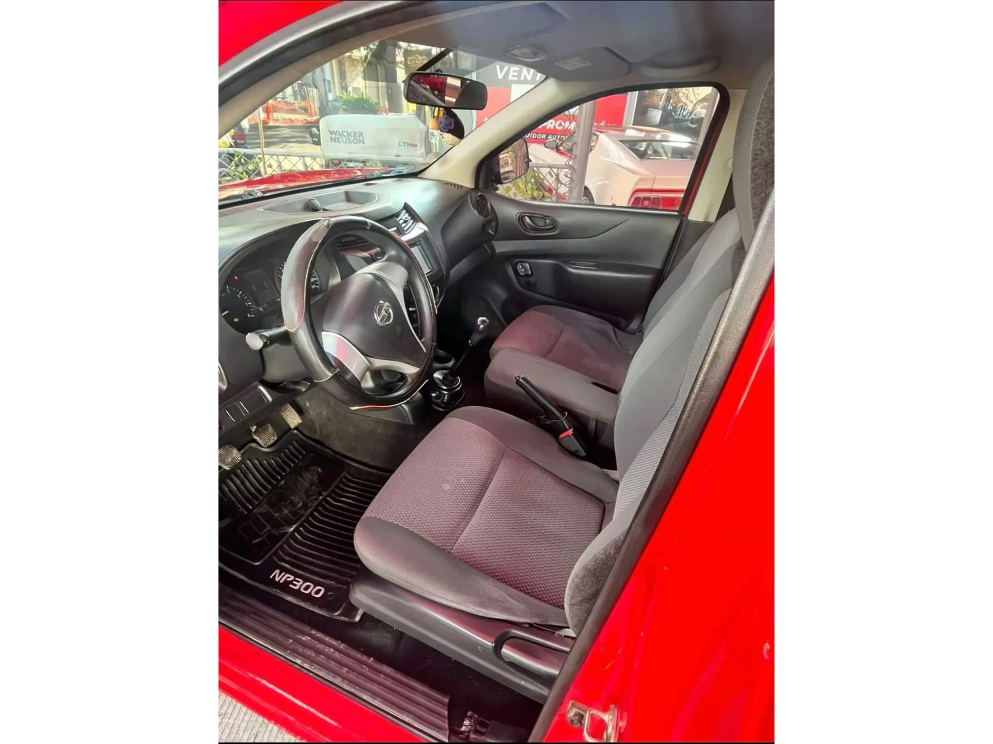 NISSAN NP300 2.5 PICK UP DH AA PACK SEG MT 2017 8