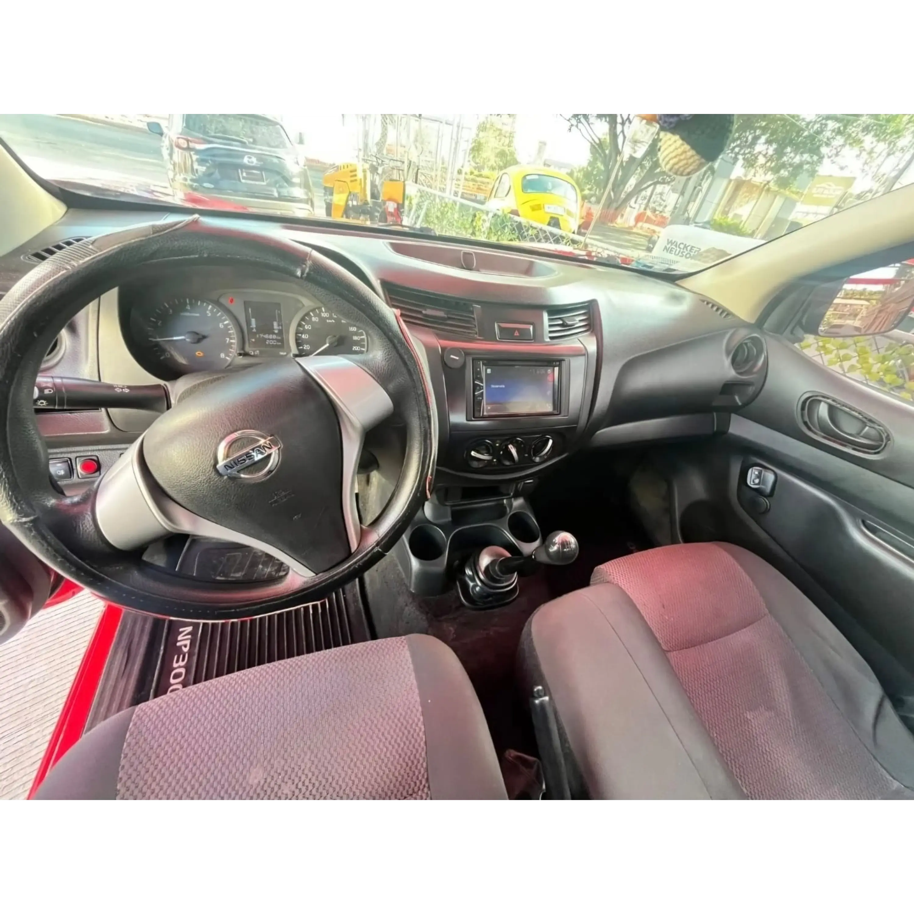 NISSAN NP300 2.5 PICK UP DH AA PACK SEG MT 2017 7