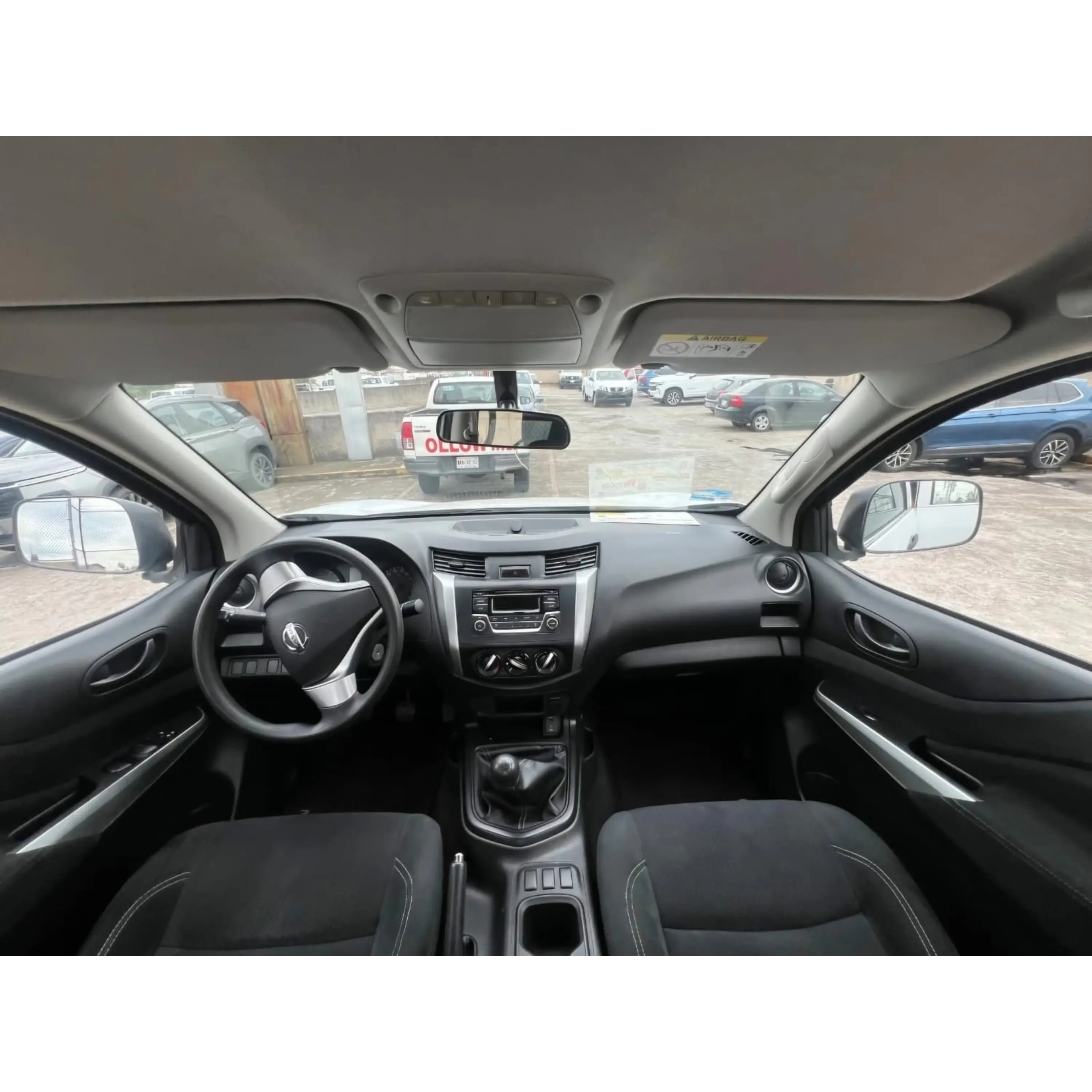 NISSAN NP300 2.4 DOBLE CABINA SE AA PACK MT 2019 7
